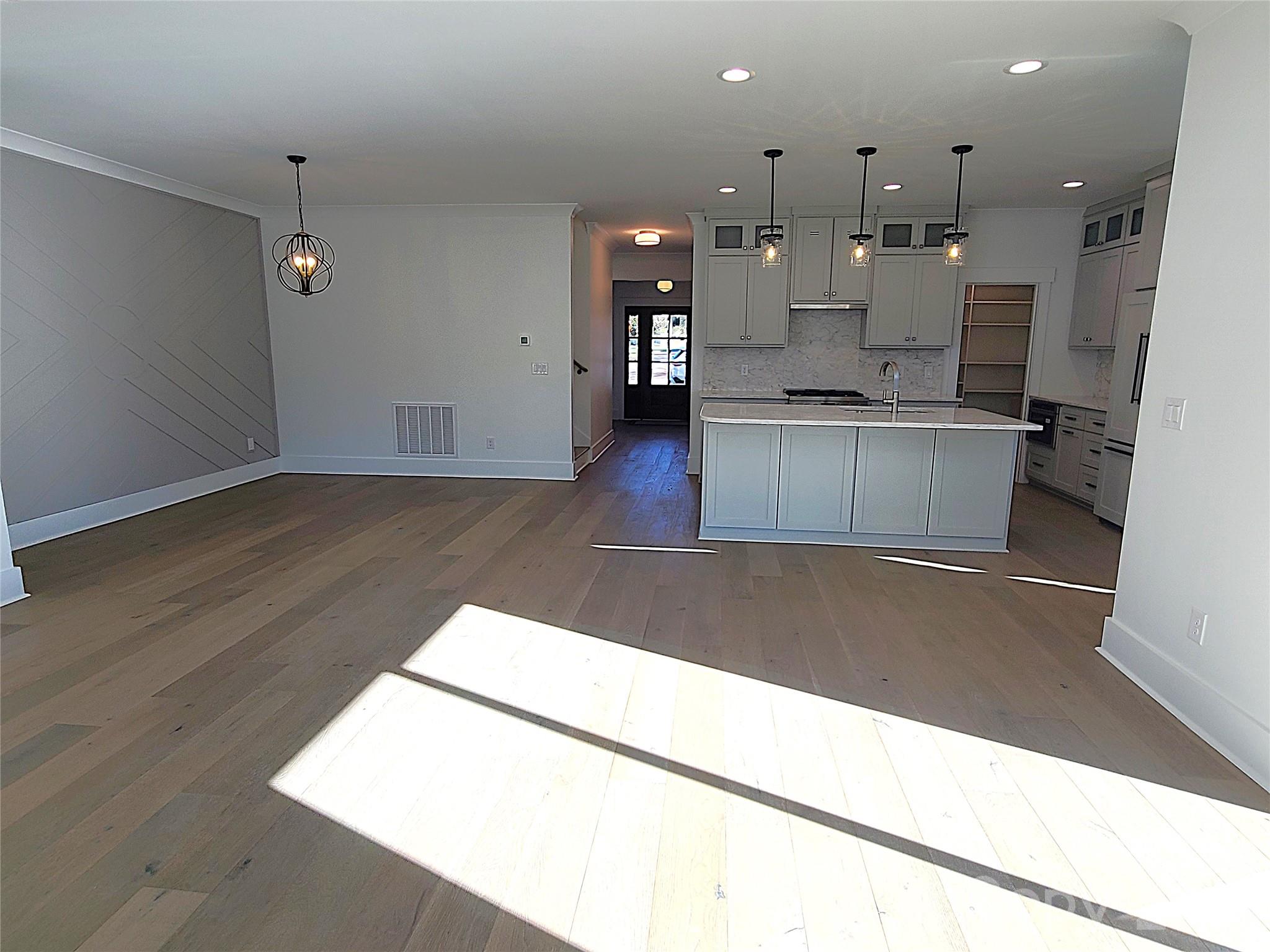 405 19th Avenue Circle NW — Hickory