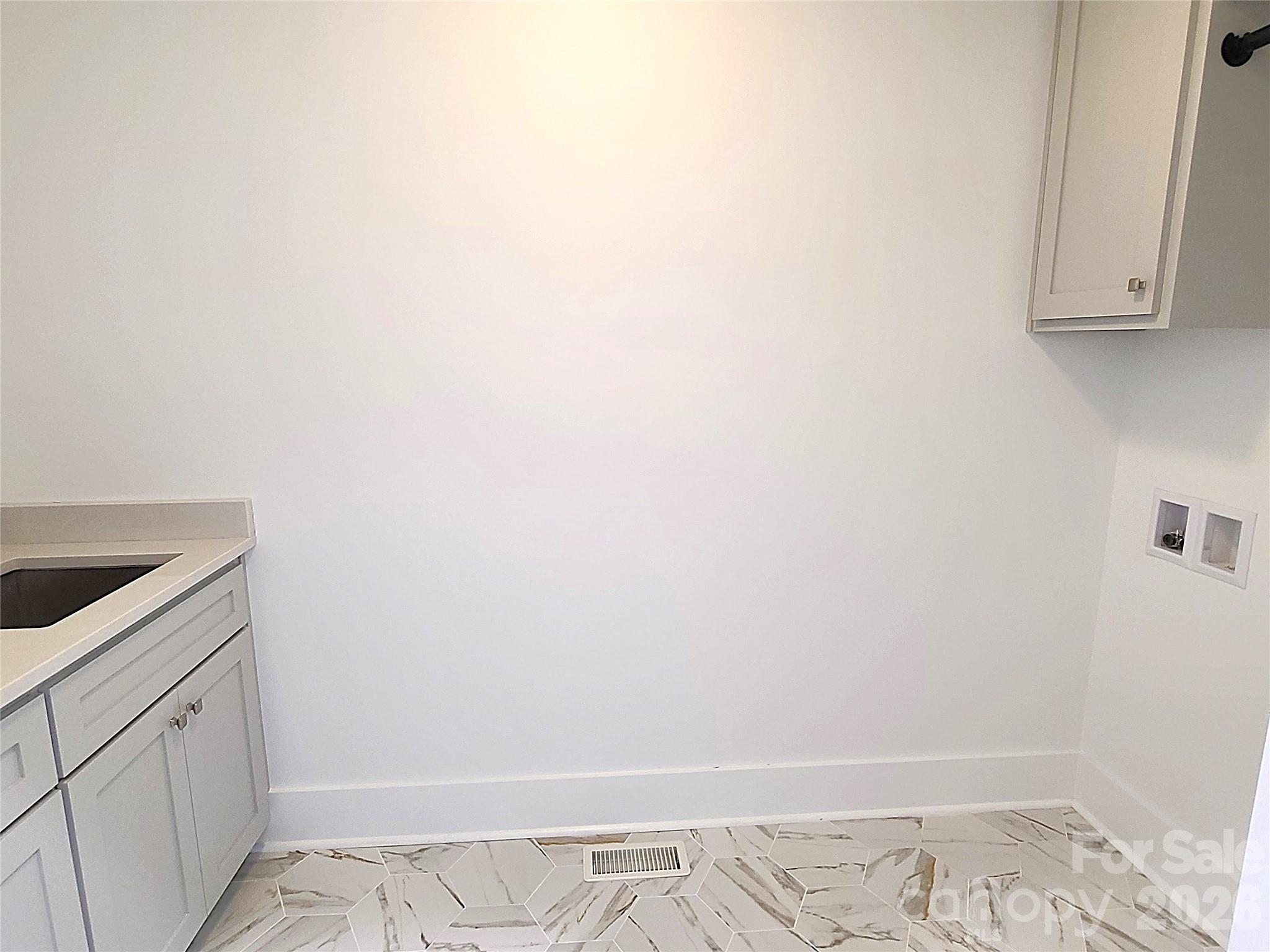 405 19th Avenue Circle NW — Hickory