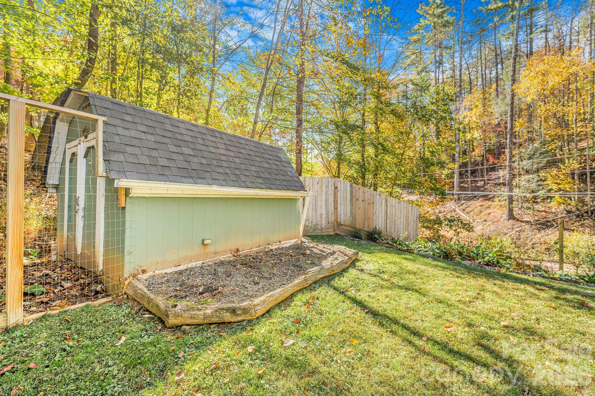 226 Fish Pond Lane — Burnsville