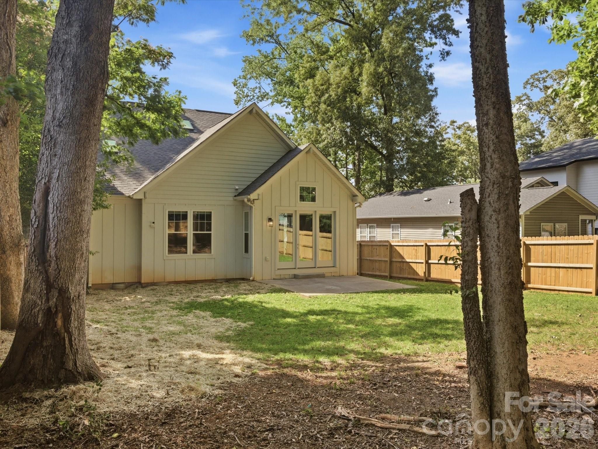 129 S Gardner Avenue — Charlotte