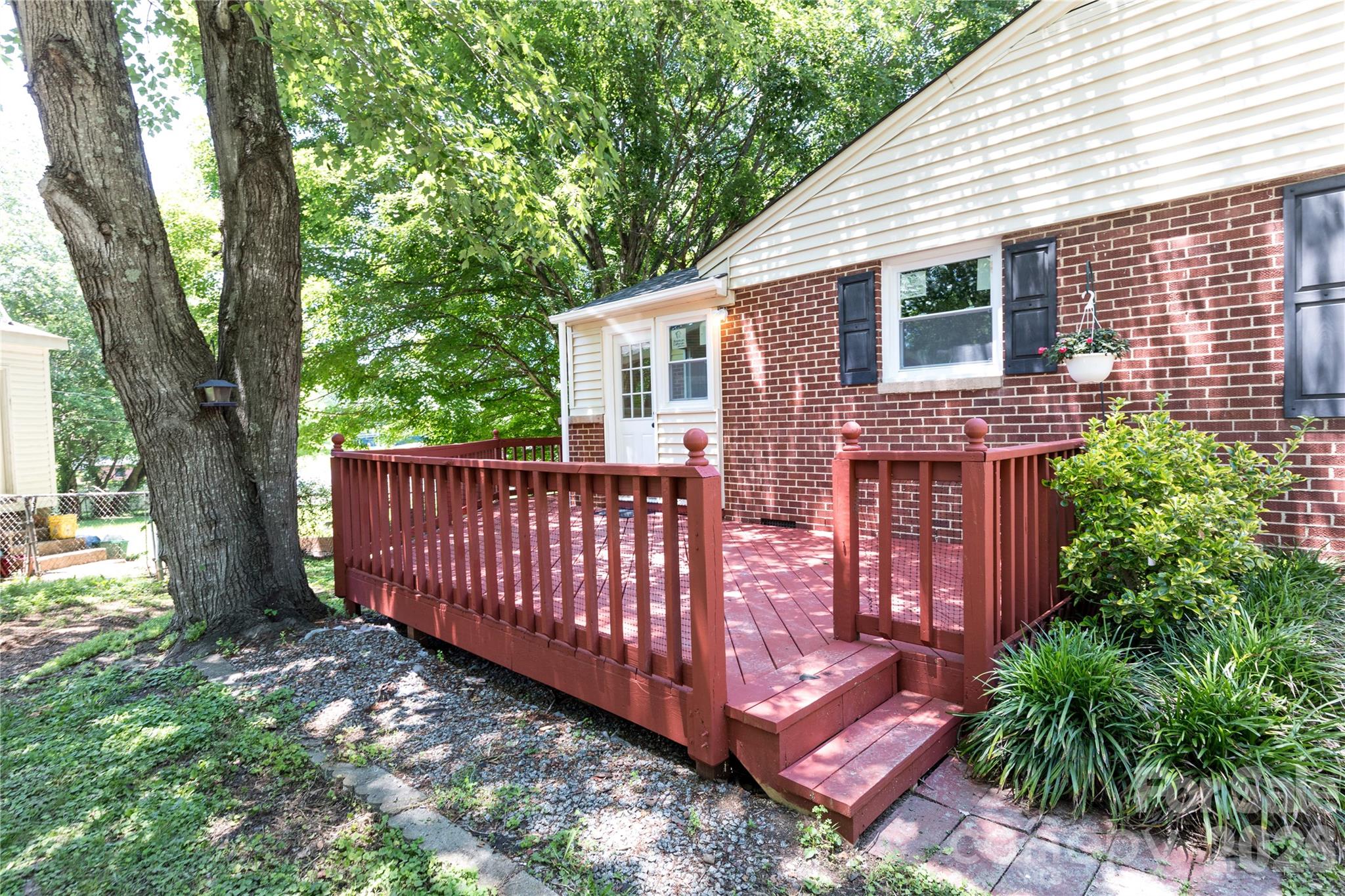214 McGinnis Avenue — Lincolnton