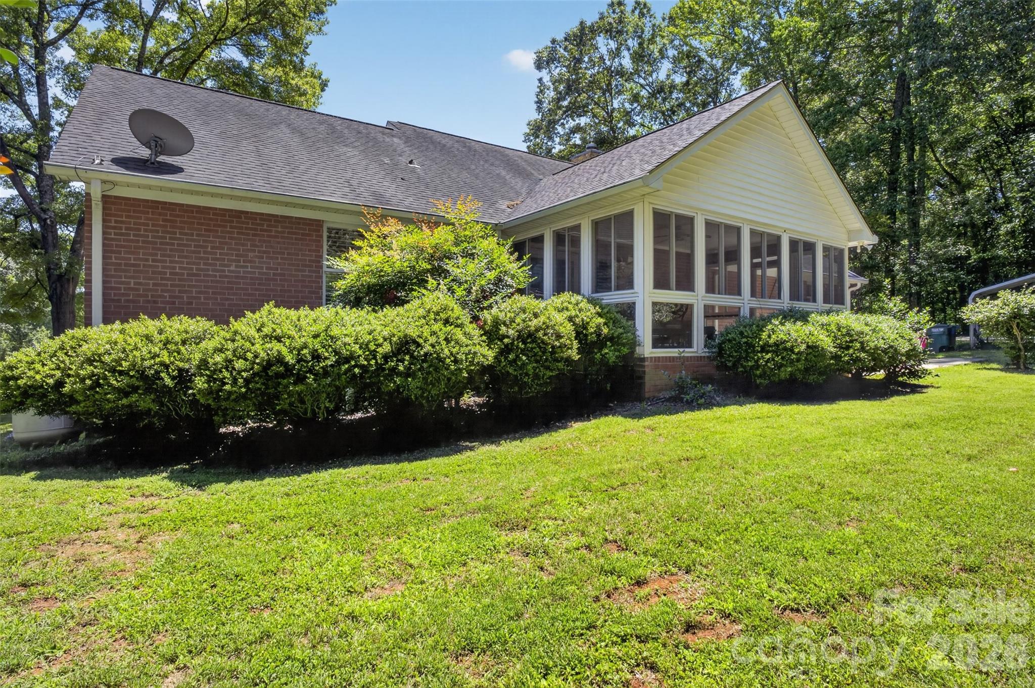8234 Dennis Road — Charlotte