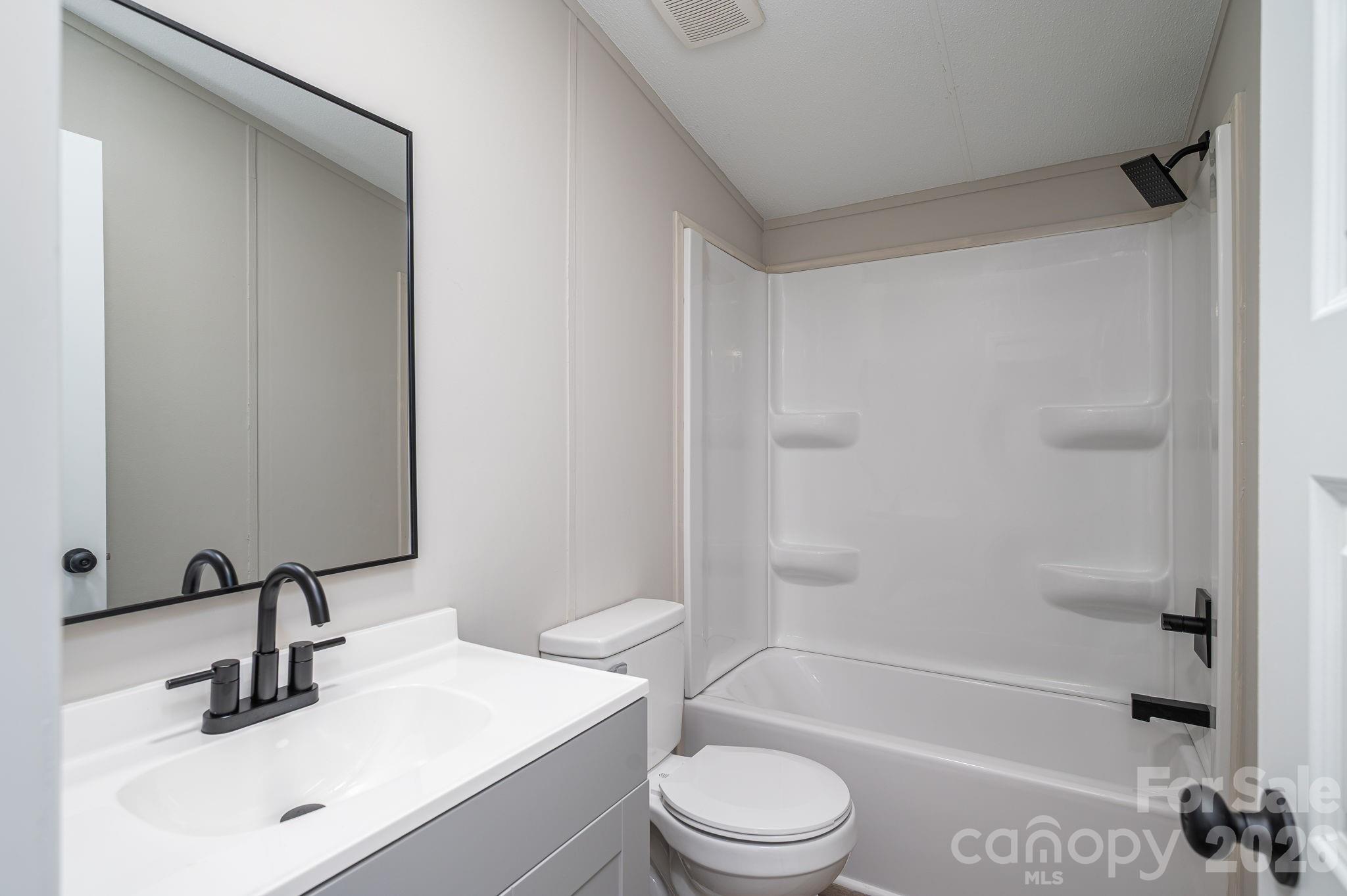 3462 Eaker Road — Cherryville