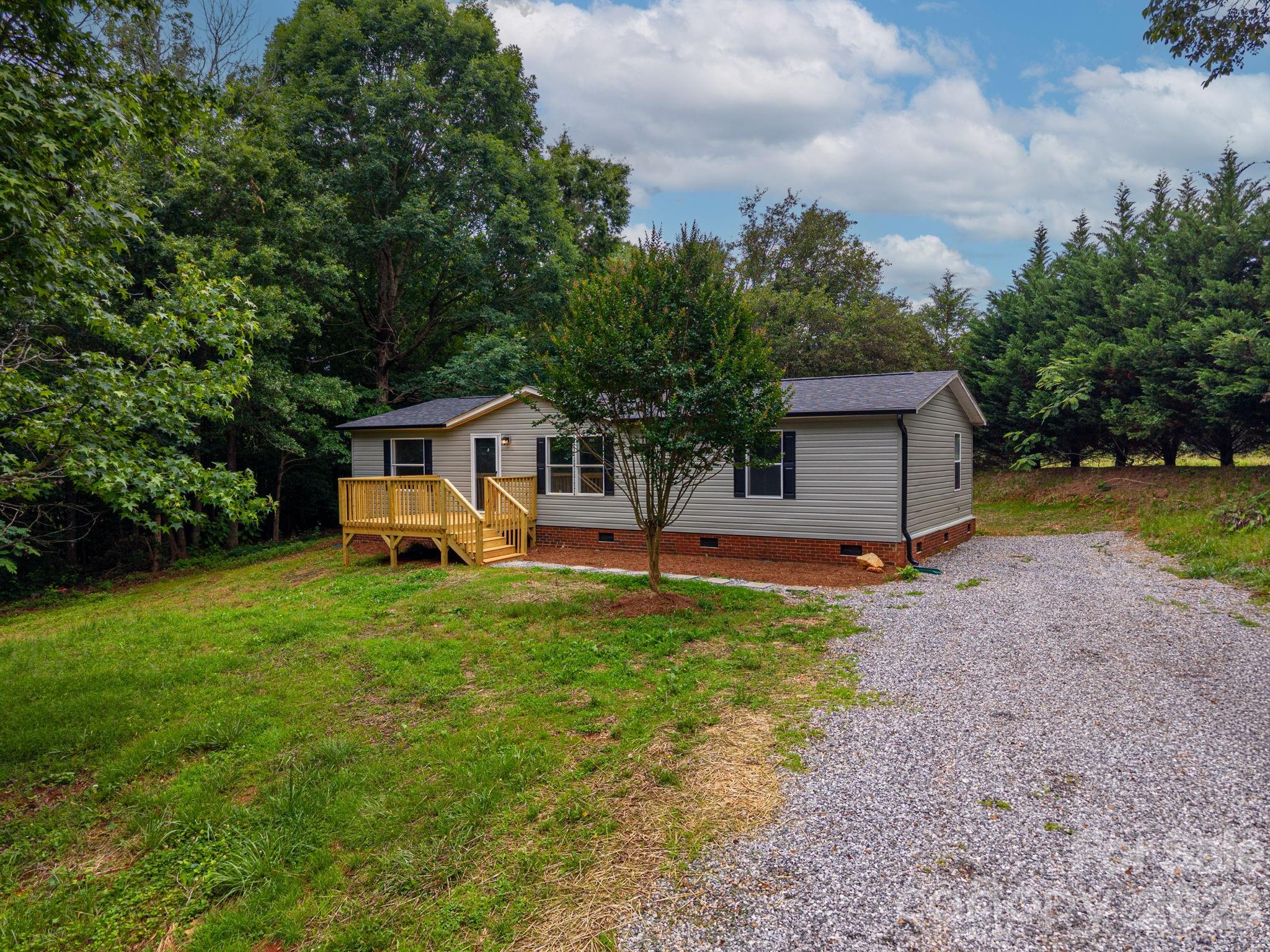 3462 Eaker Road — Cherryville