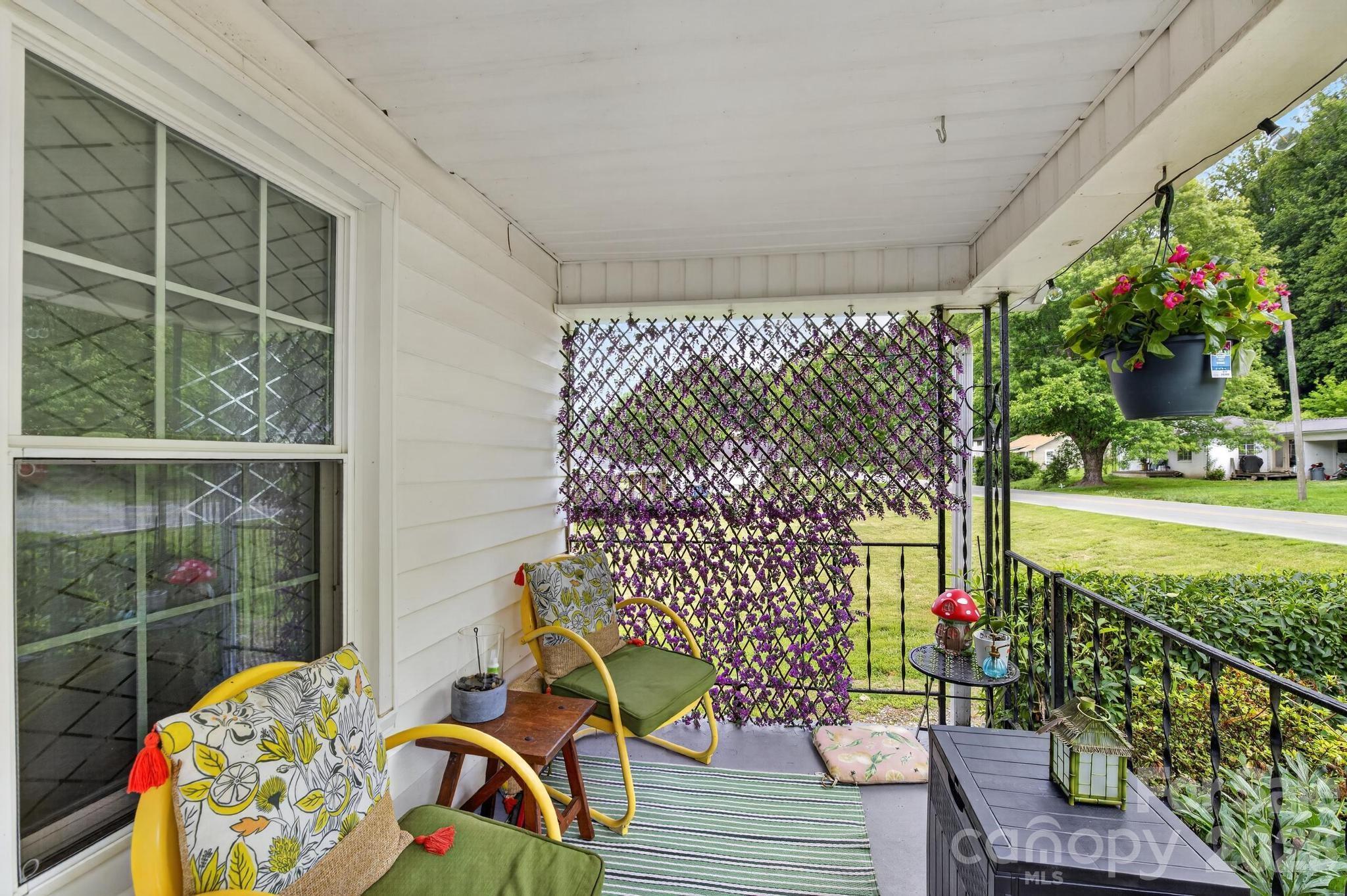1327 Hwy 268 Highway — Lenoir