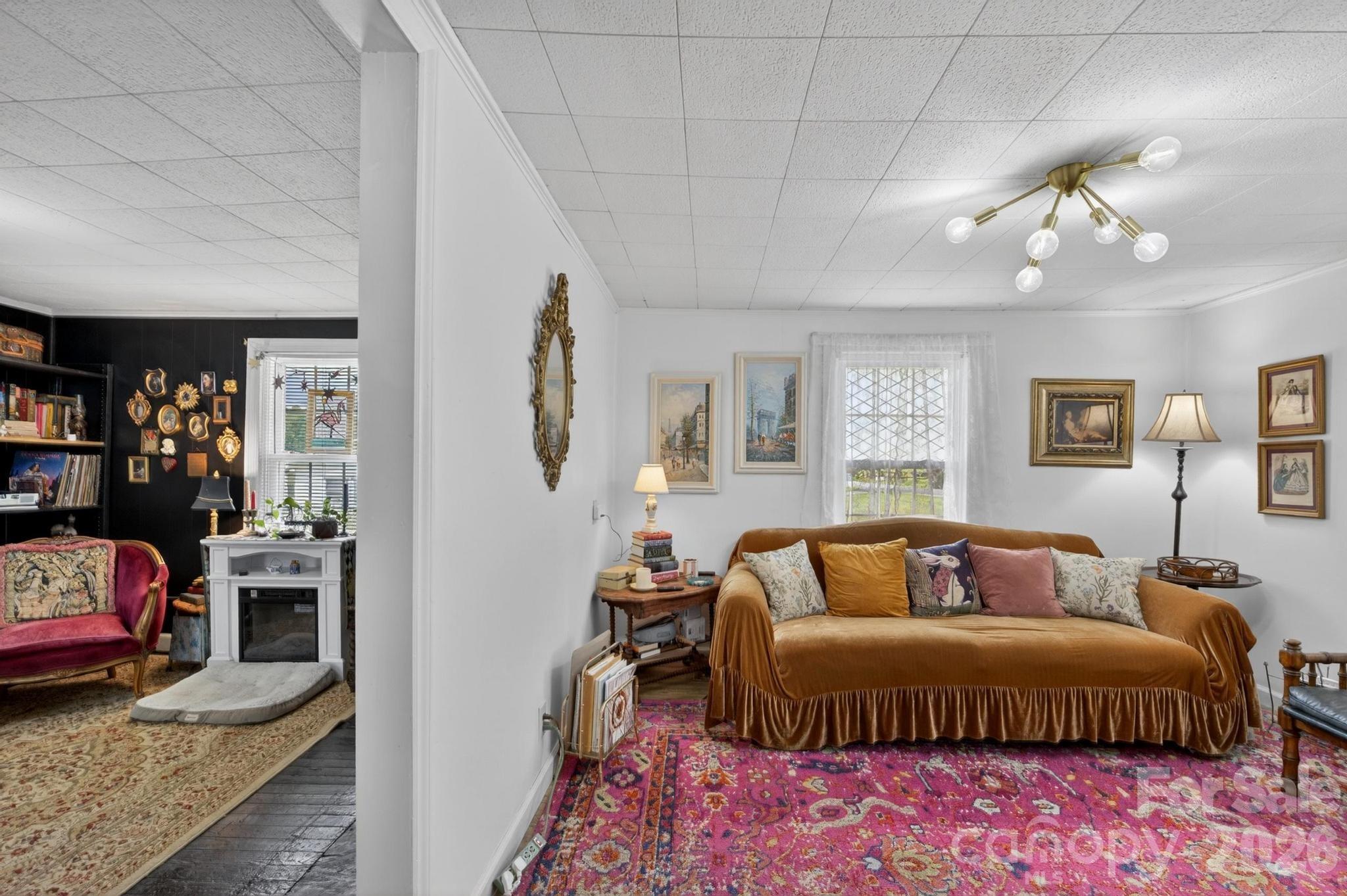 1327 Hwy 268 Highway — Lenoir