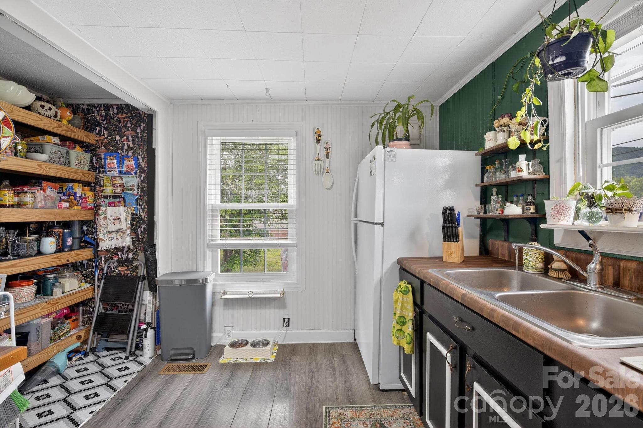 1327 Hwy 268 Highway — Lenoir