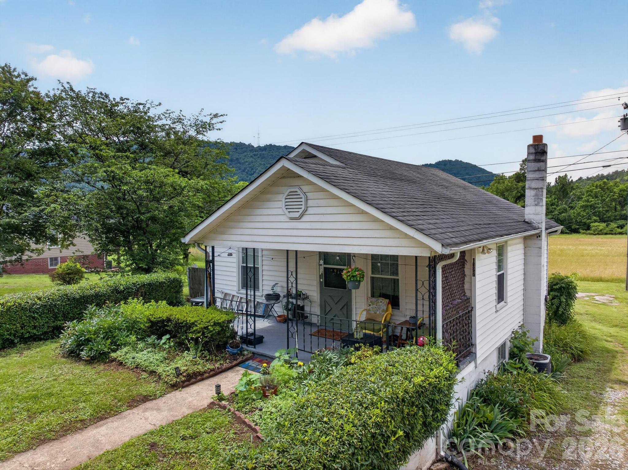 1327 Hwy 268 Highway — Lenoir