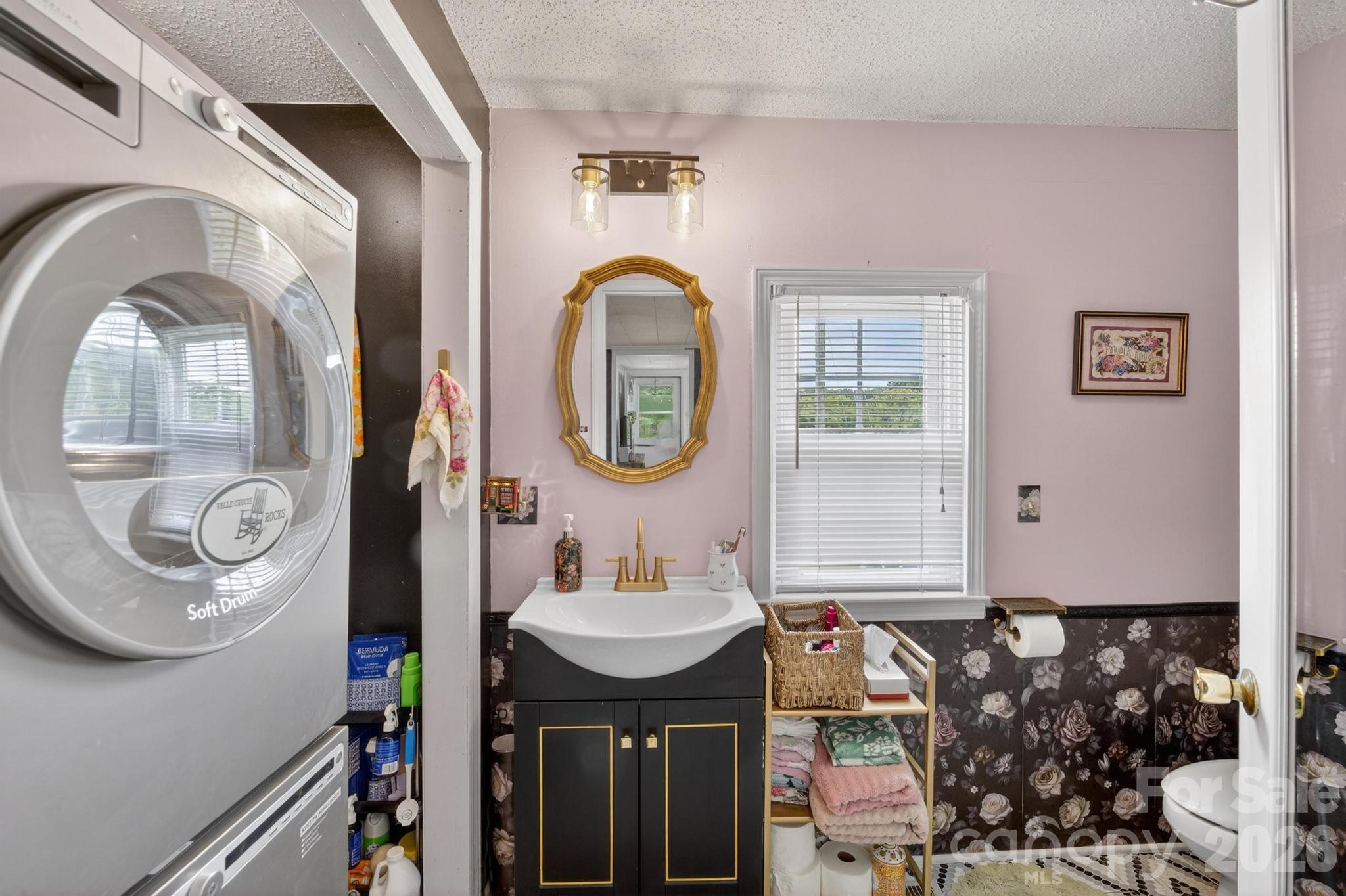 1327 Hwy 268 Highway — Lenoir