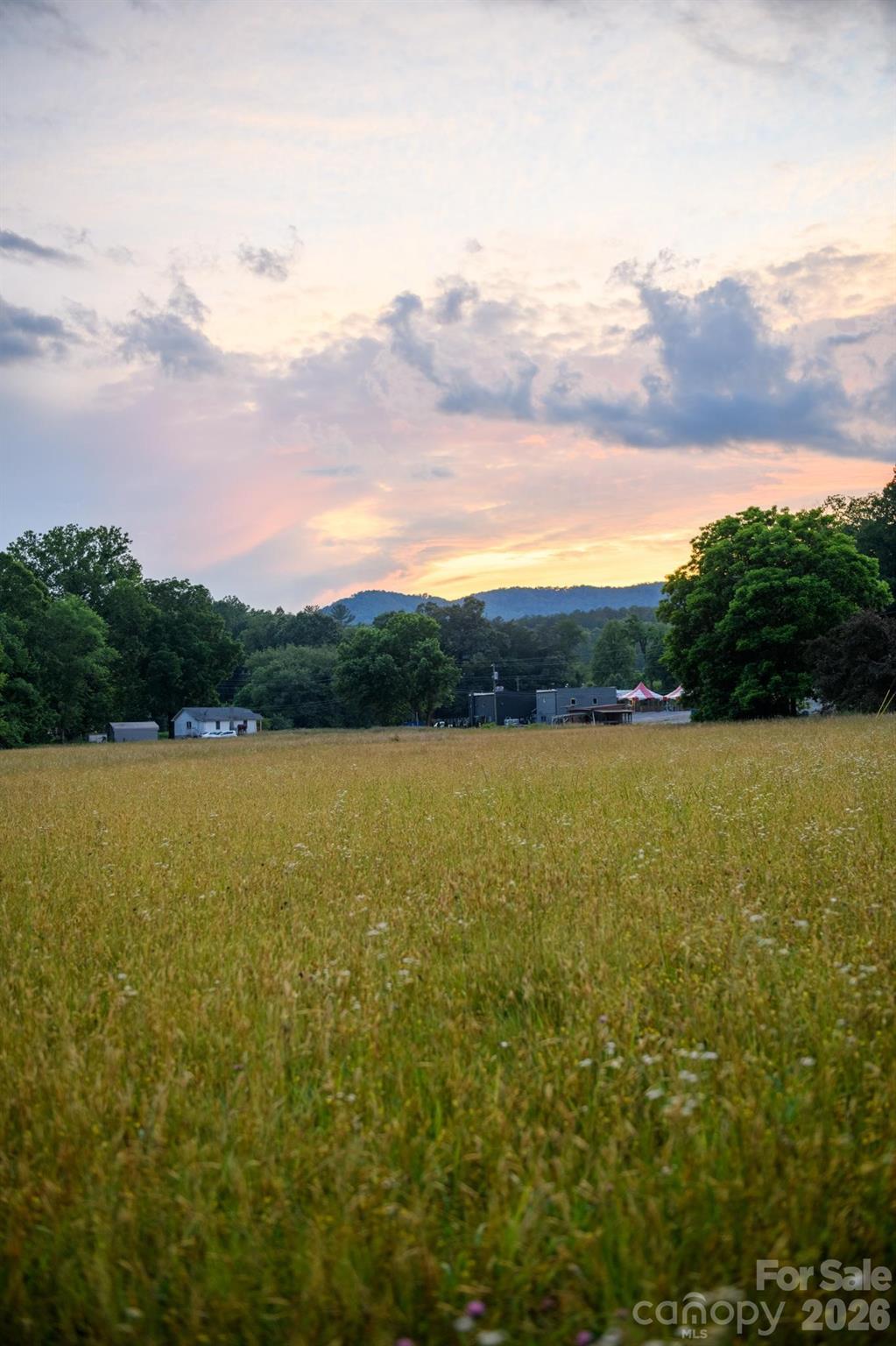 1327 Hwy 268 Highway — Lenoir