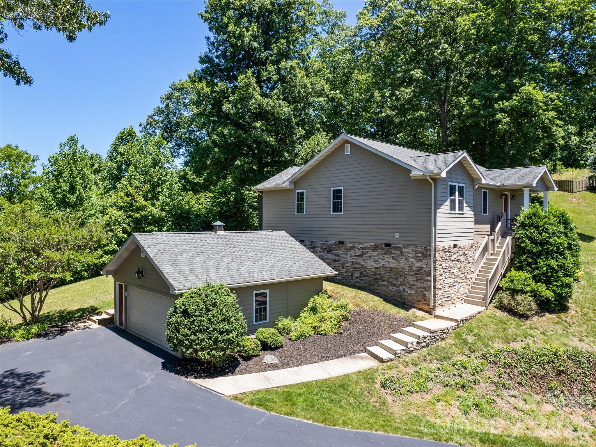 283 Blake Drive — Canton