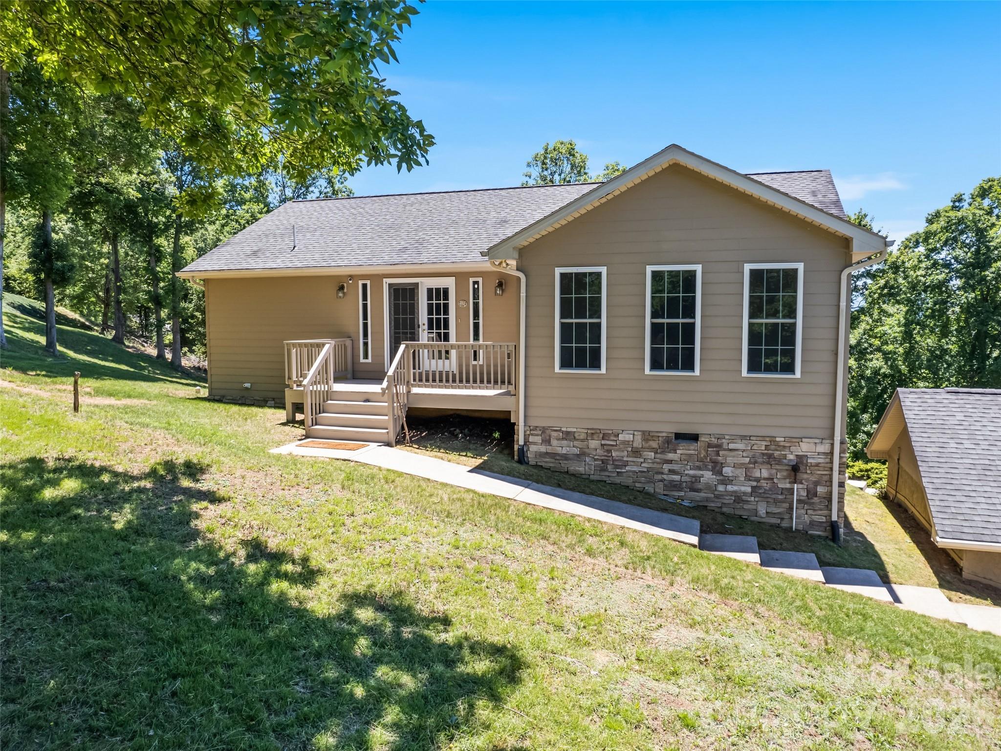 283 Blake Drive — Canton