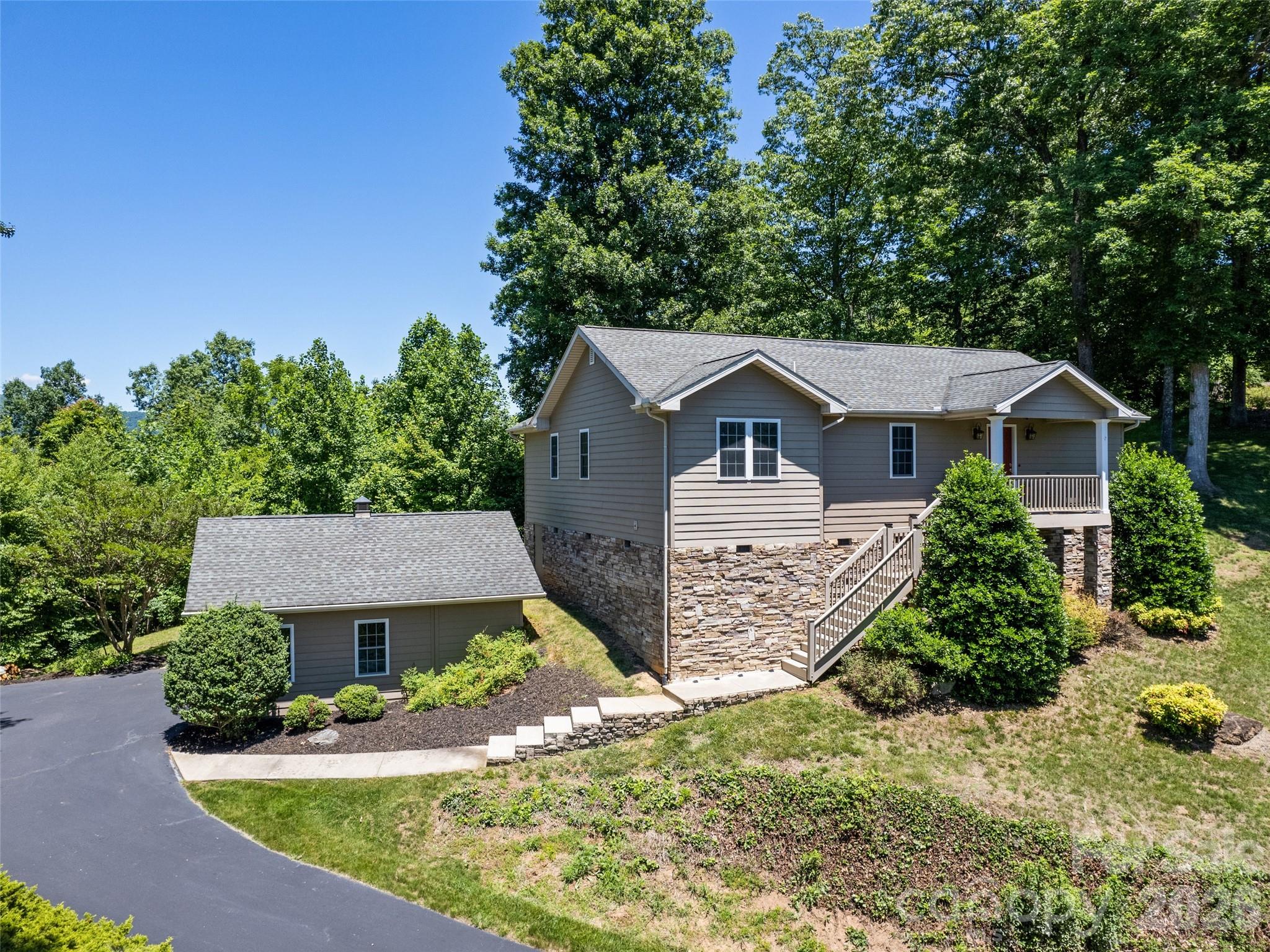 283 Blake Drive — Canton