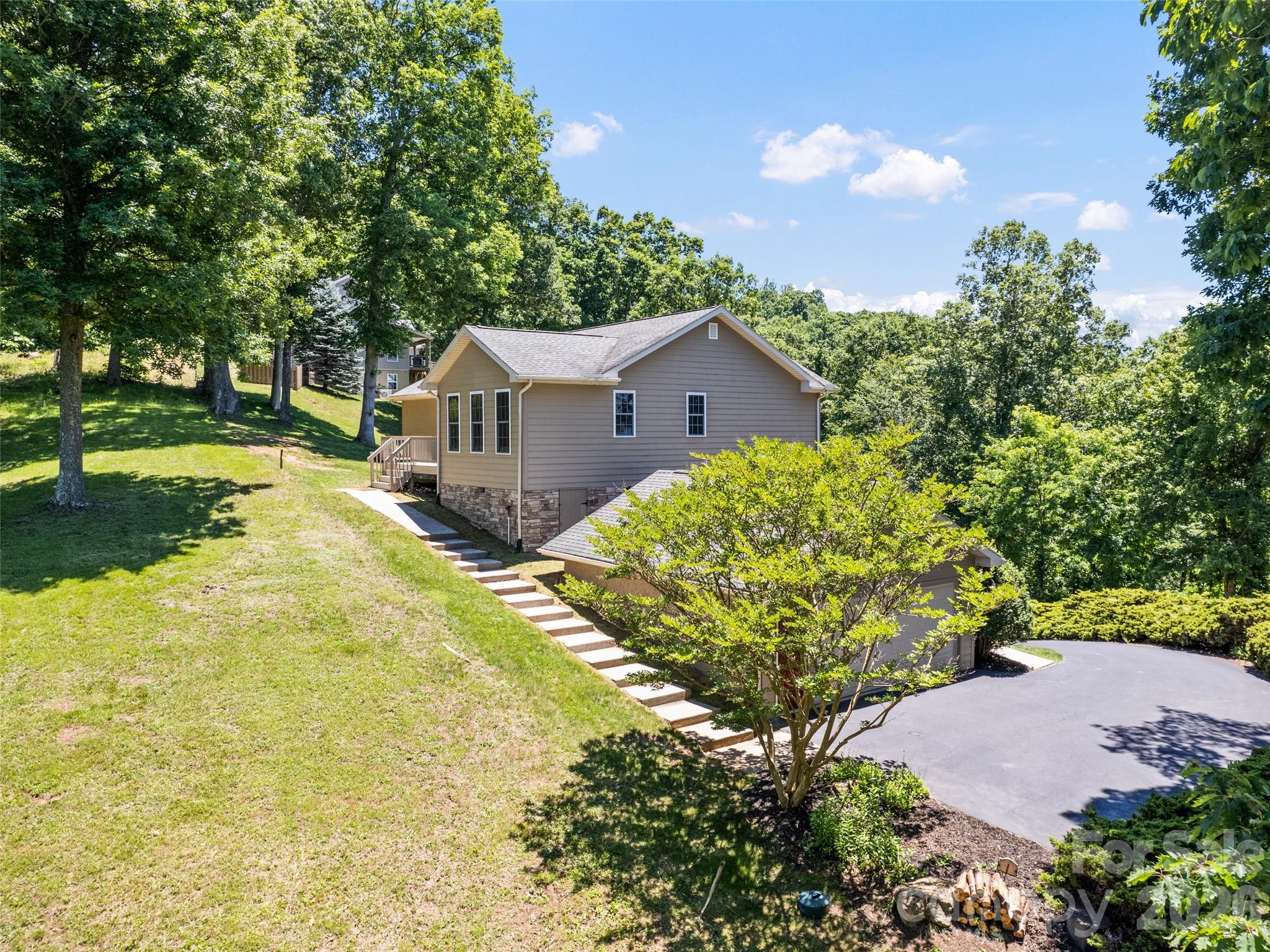 283 Blake Drive — Canton