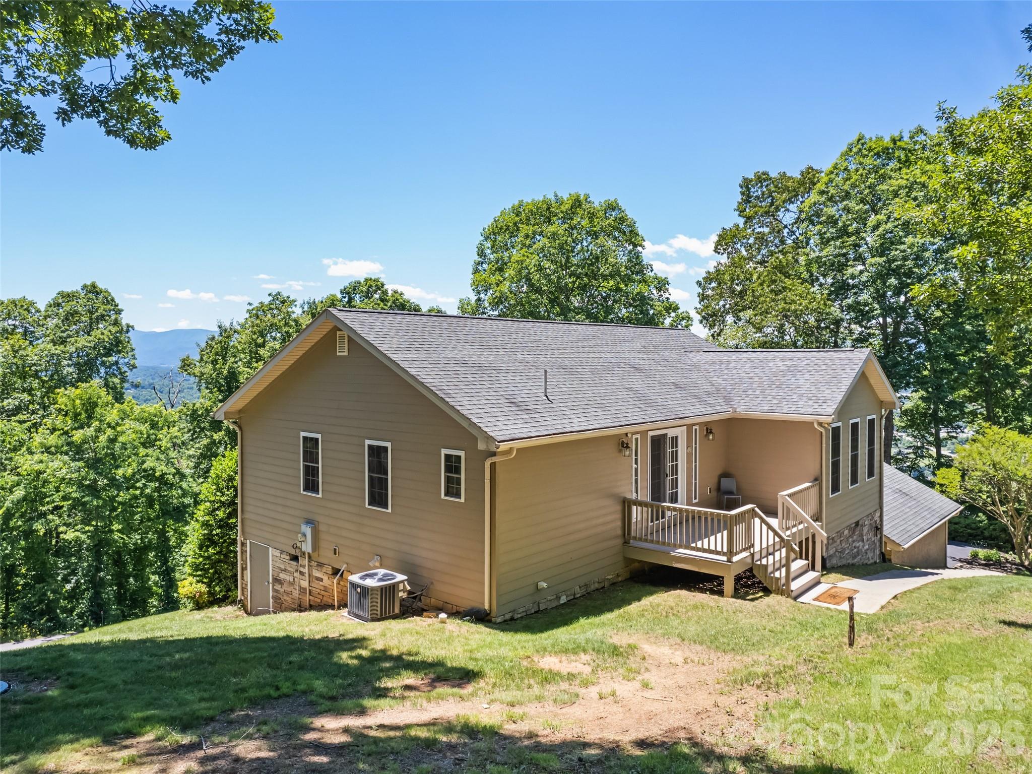283 Blake Drive — Canton
