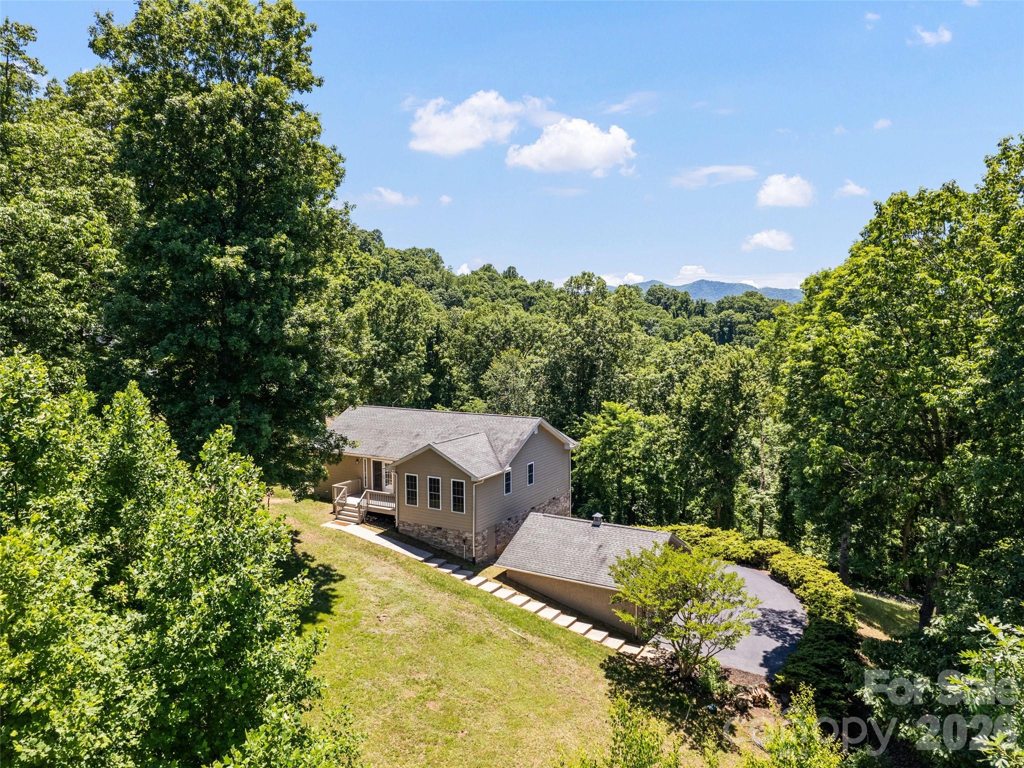 283 Blake Drive — Canton