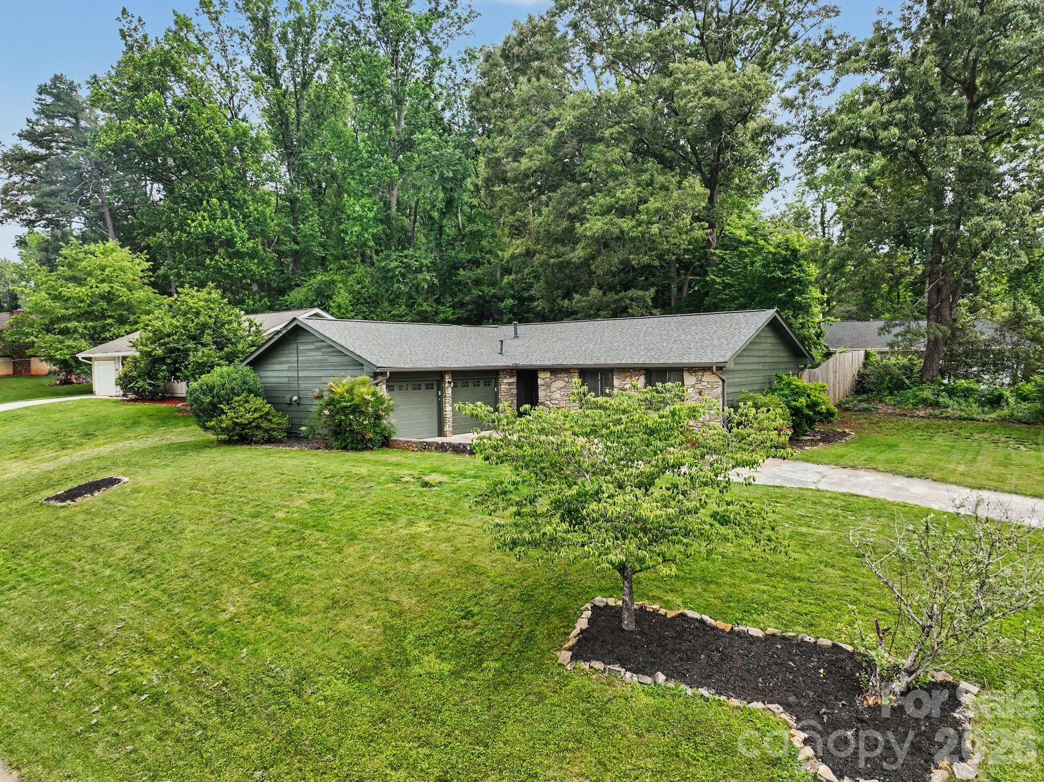 21 Glen Meadows Road — Arden