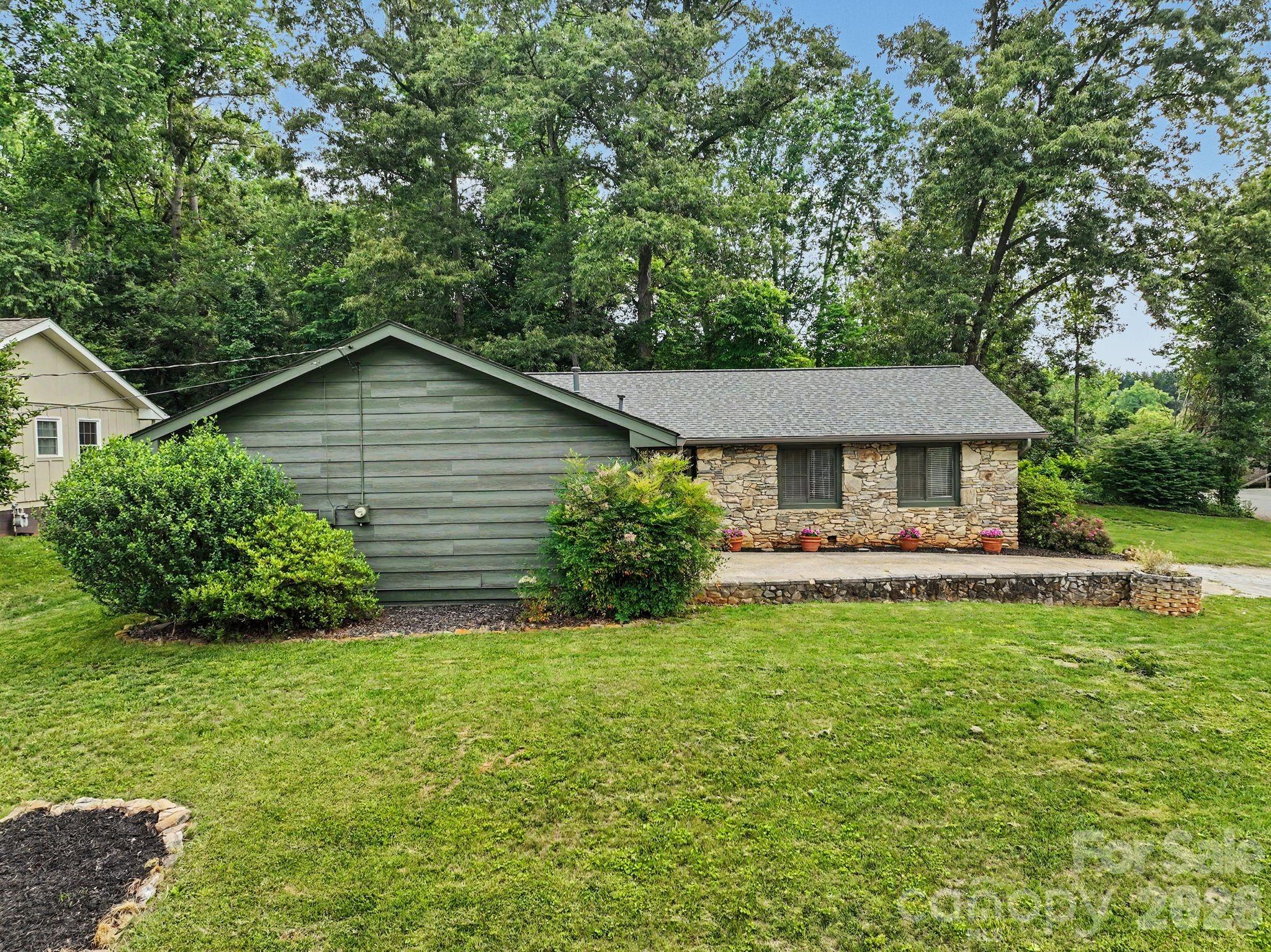 21 Glen Meadows Road — Arden