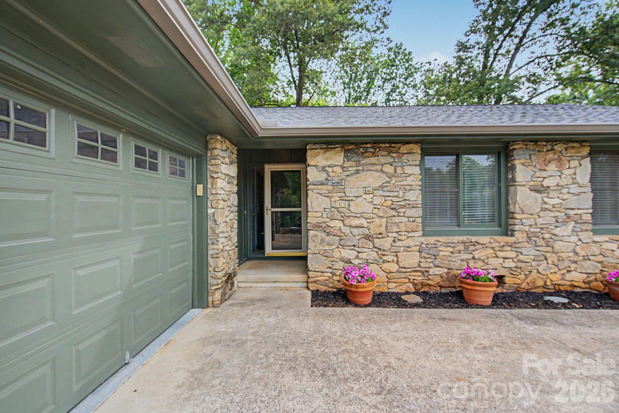 21 Glen Meadows Road — Arden