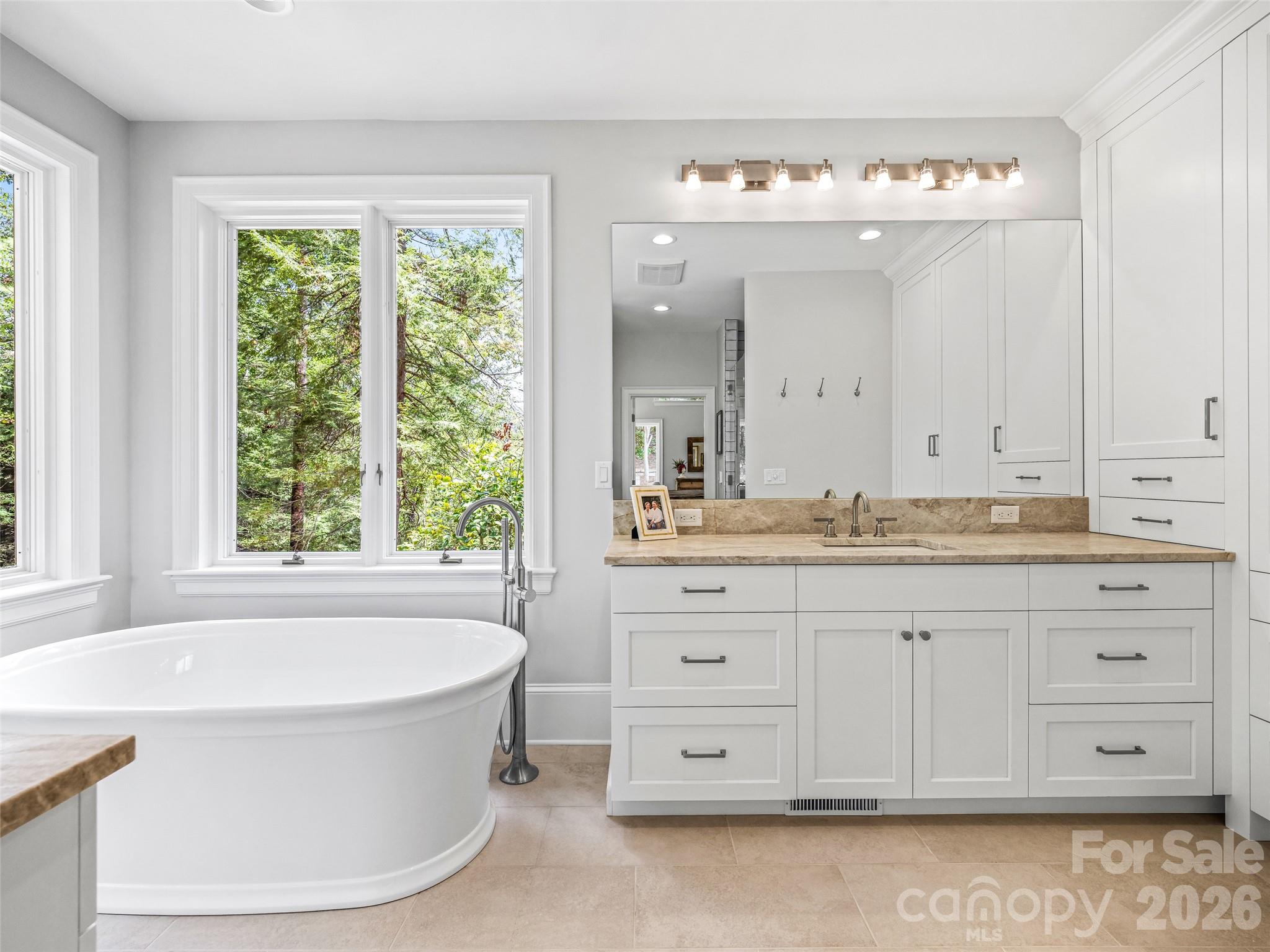 4 Cedar Hill Drive — Asheville