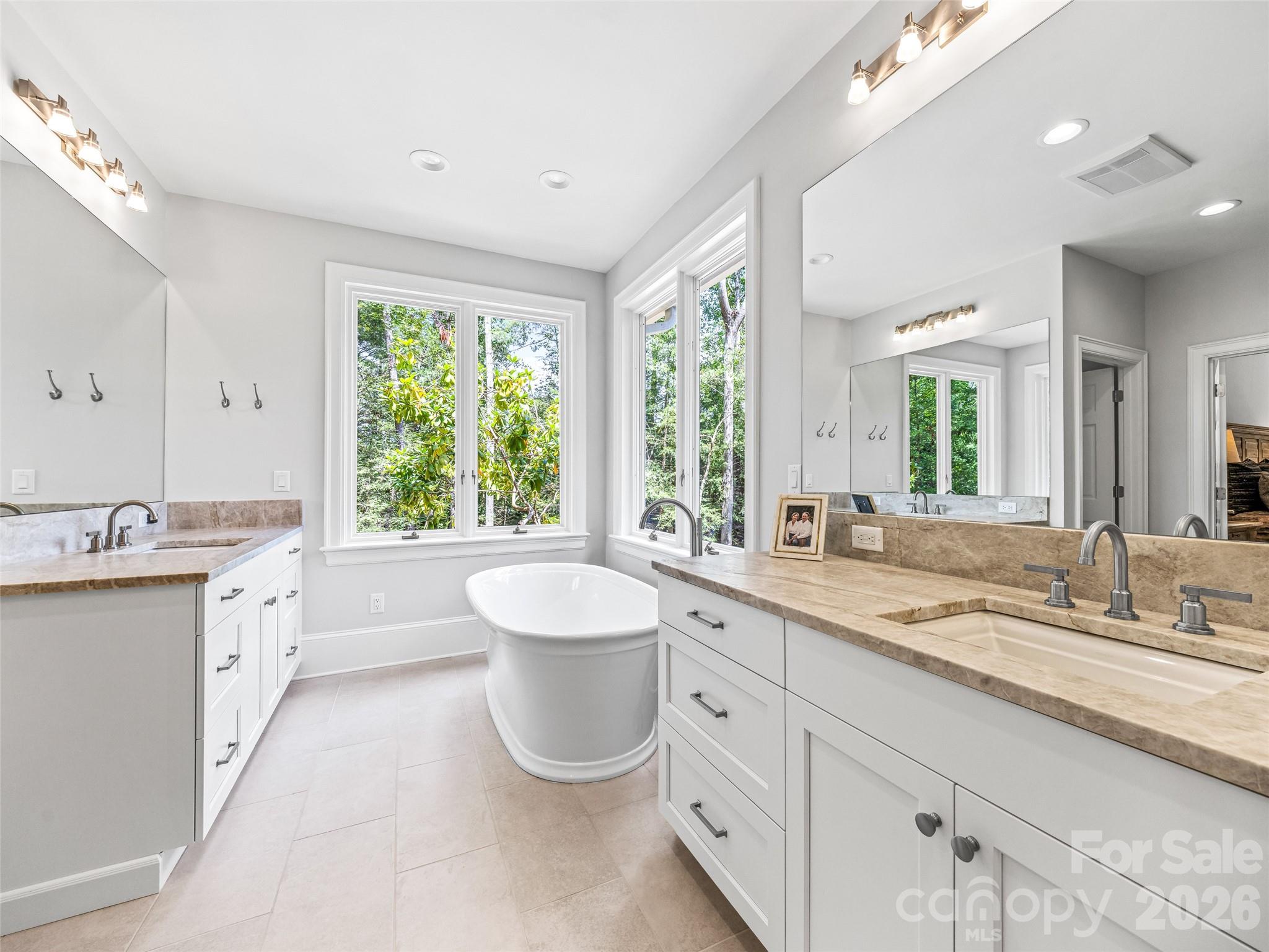 4 Cedar Hill Drive — Asheville