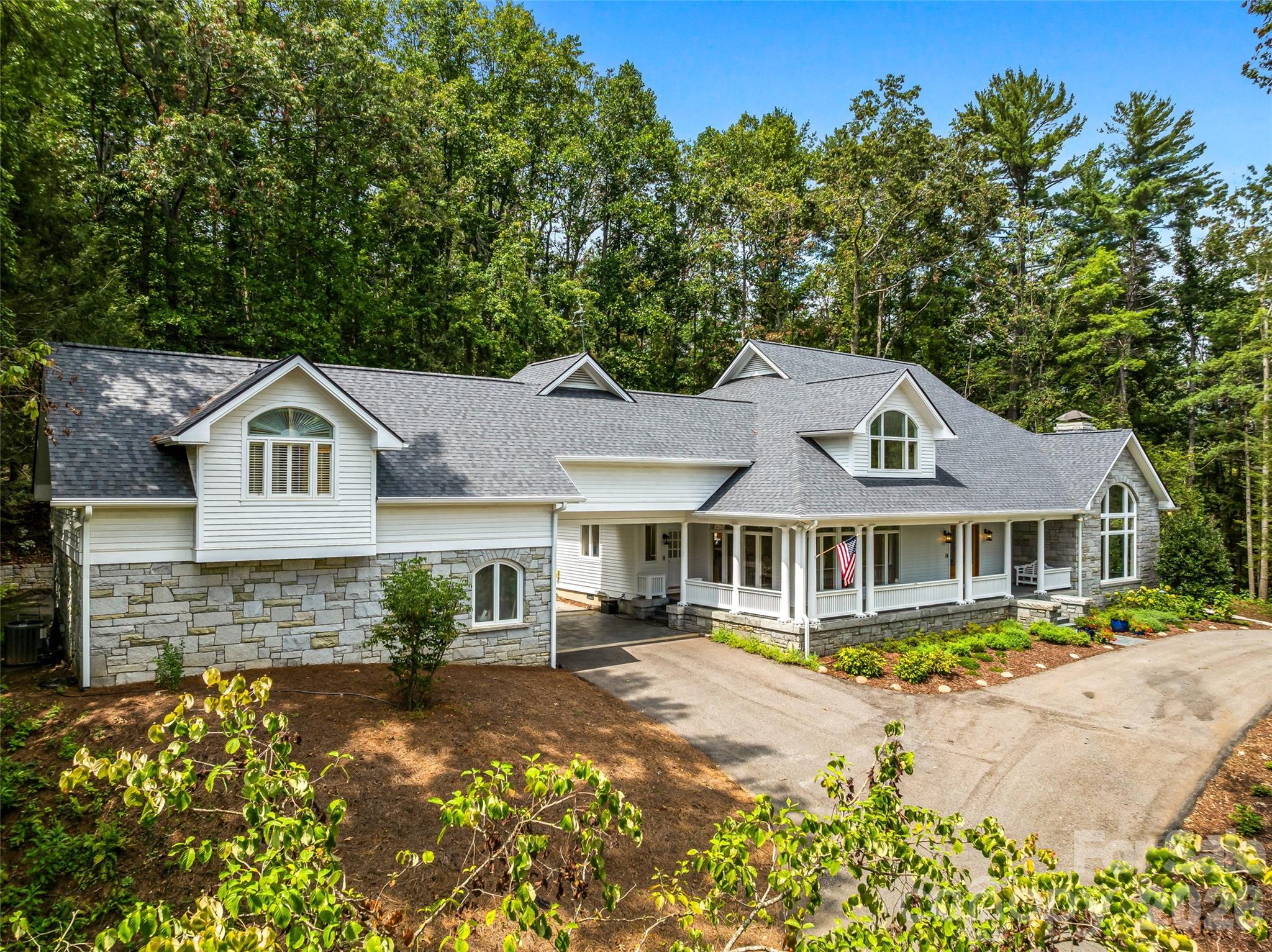 4 Cedar Hill Drive — Asheville