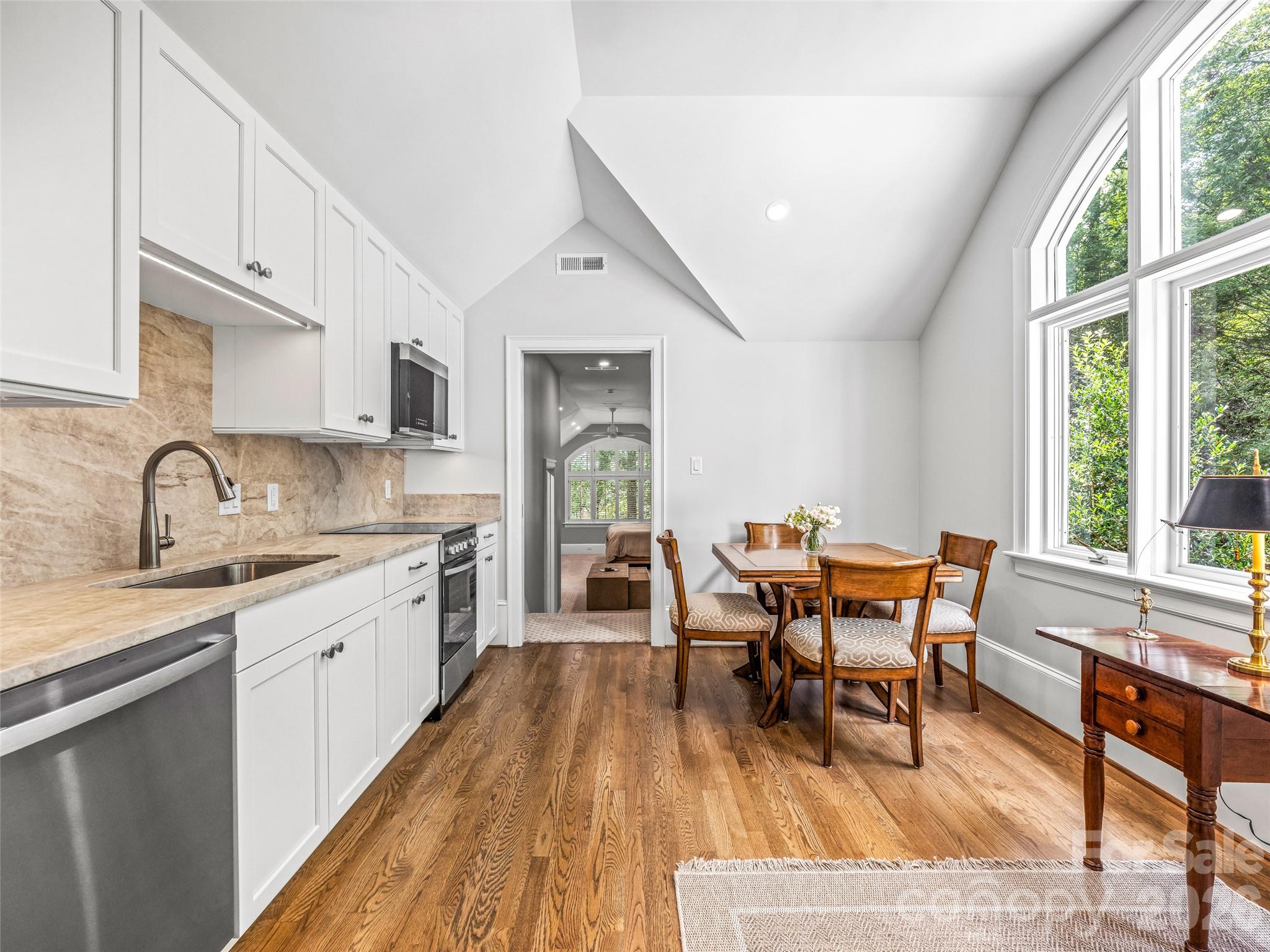 4 Cedar Hill Drive — Asheville