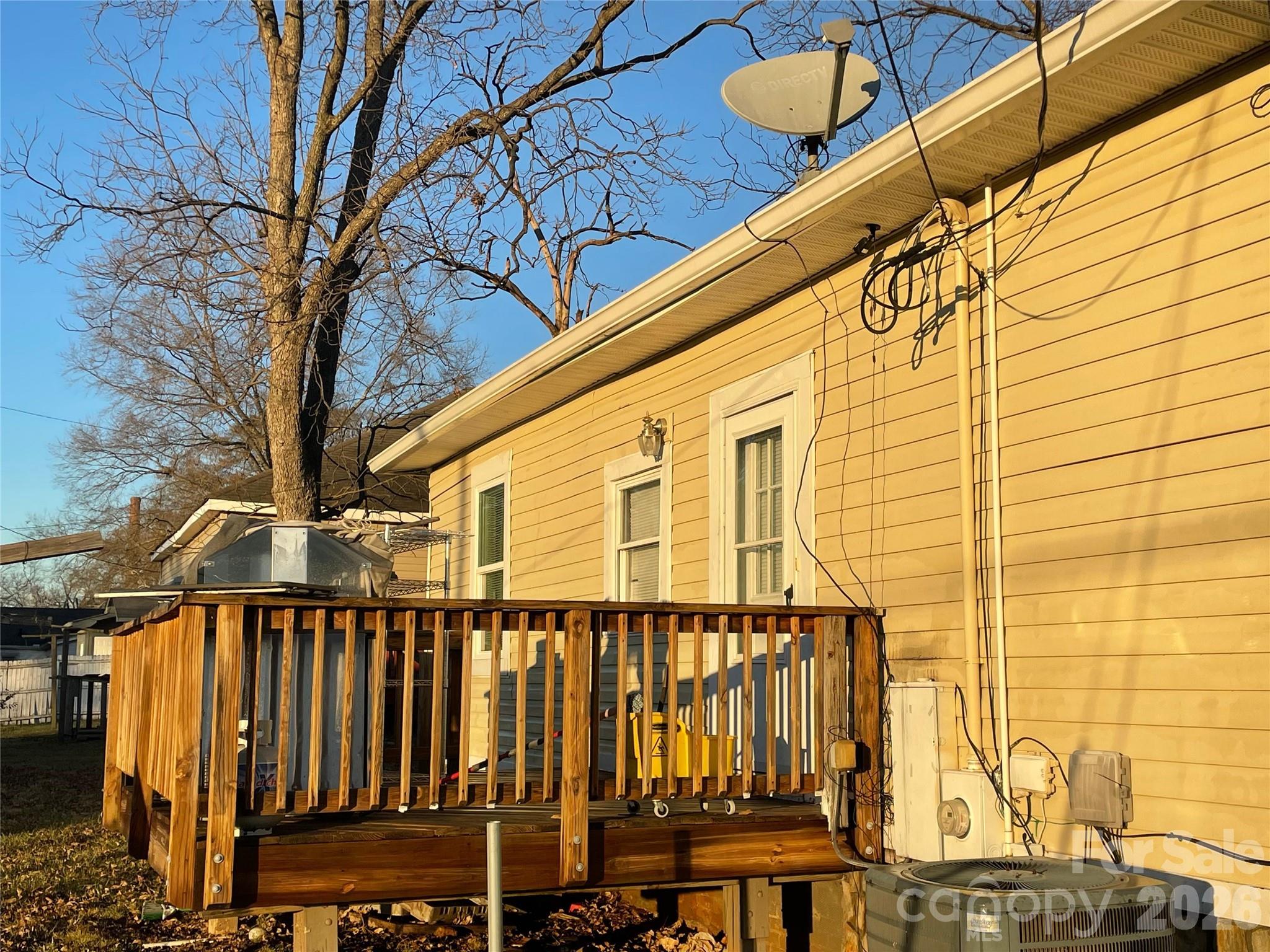 722 Live Oak Street — Shelby
