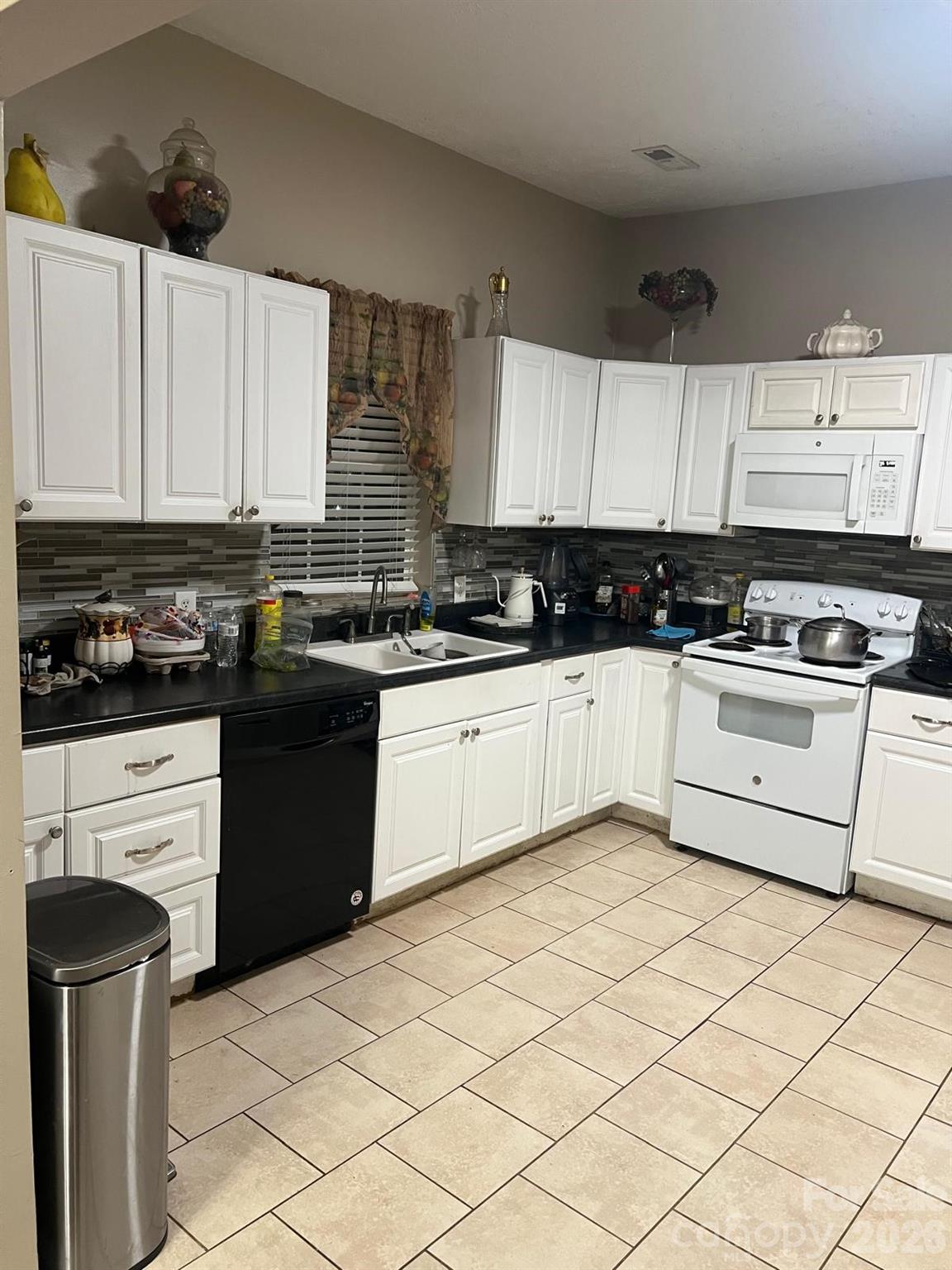 722 Live Oak Street — Shelby