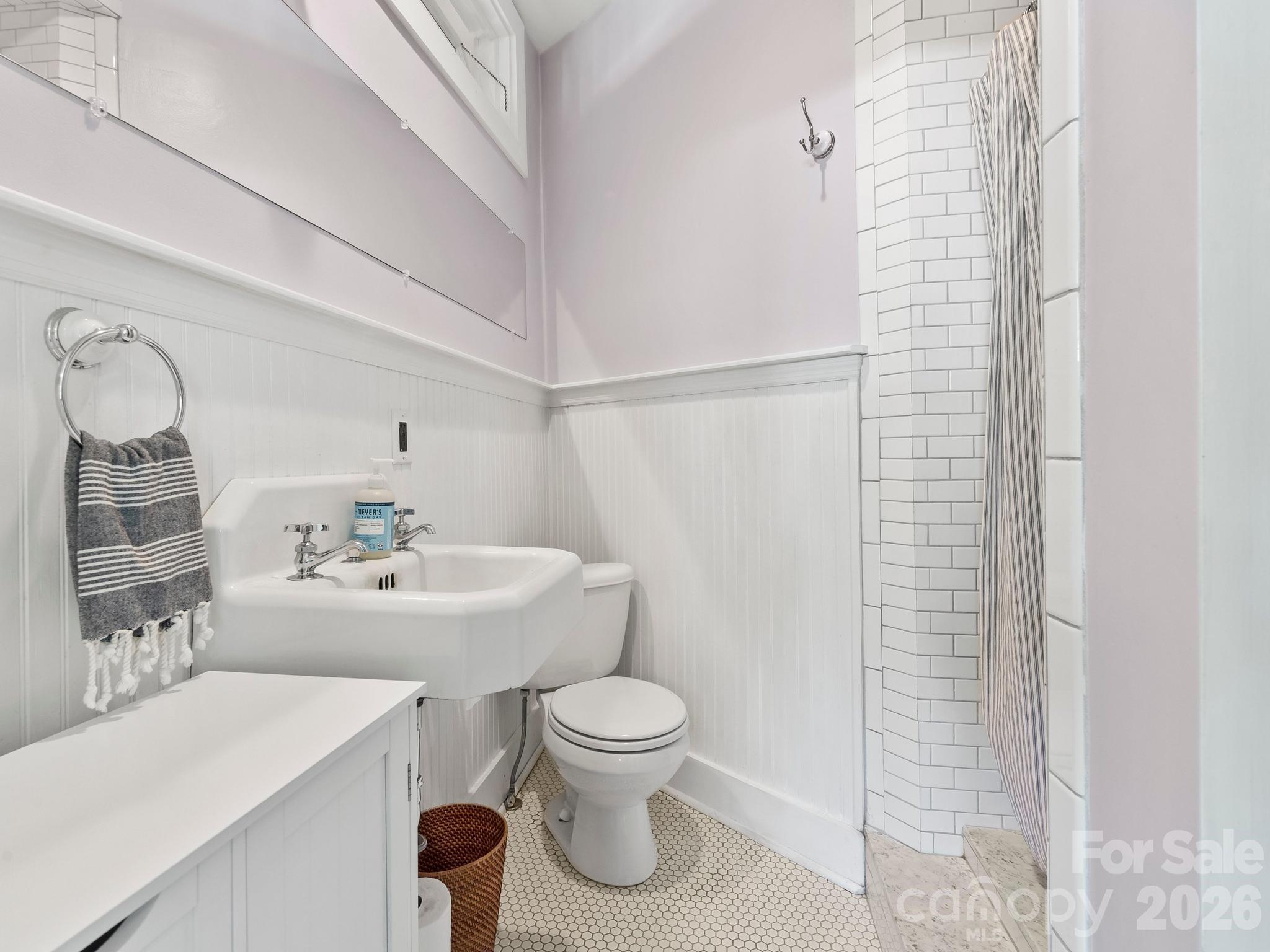 102 Courtland Avenue — Asheville