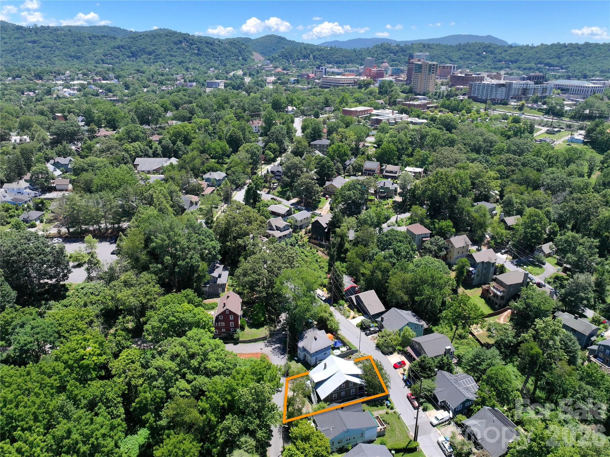 102 Courtland Avenue — Asheville