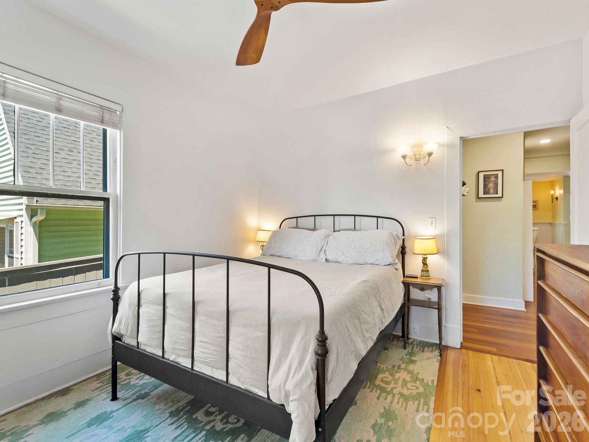 102 Courtland Avenue — Asheville