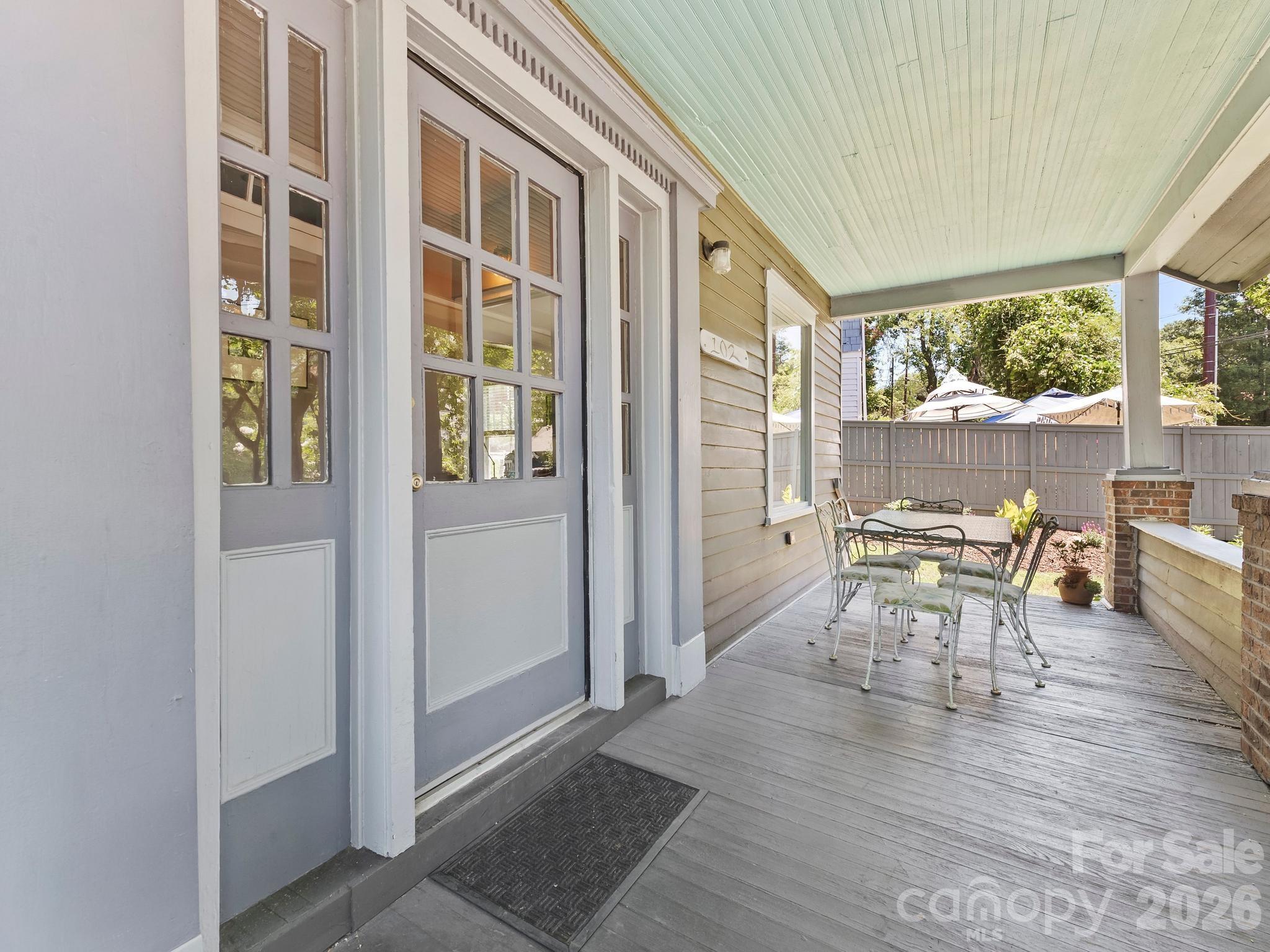 102 Courtland Avenue — Asheville