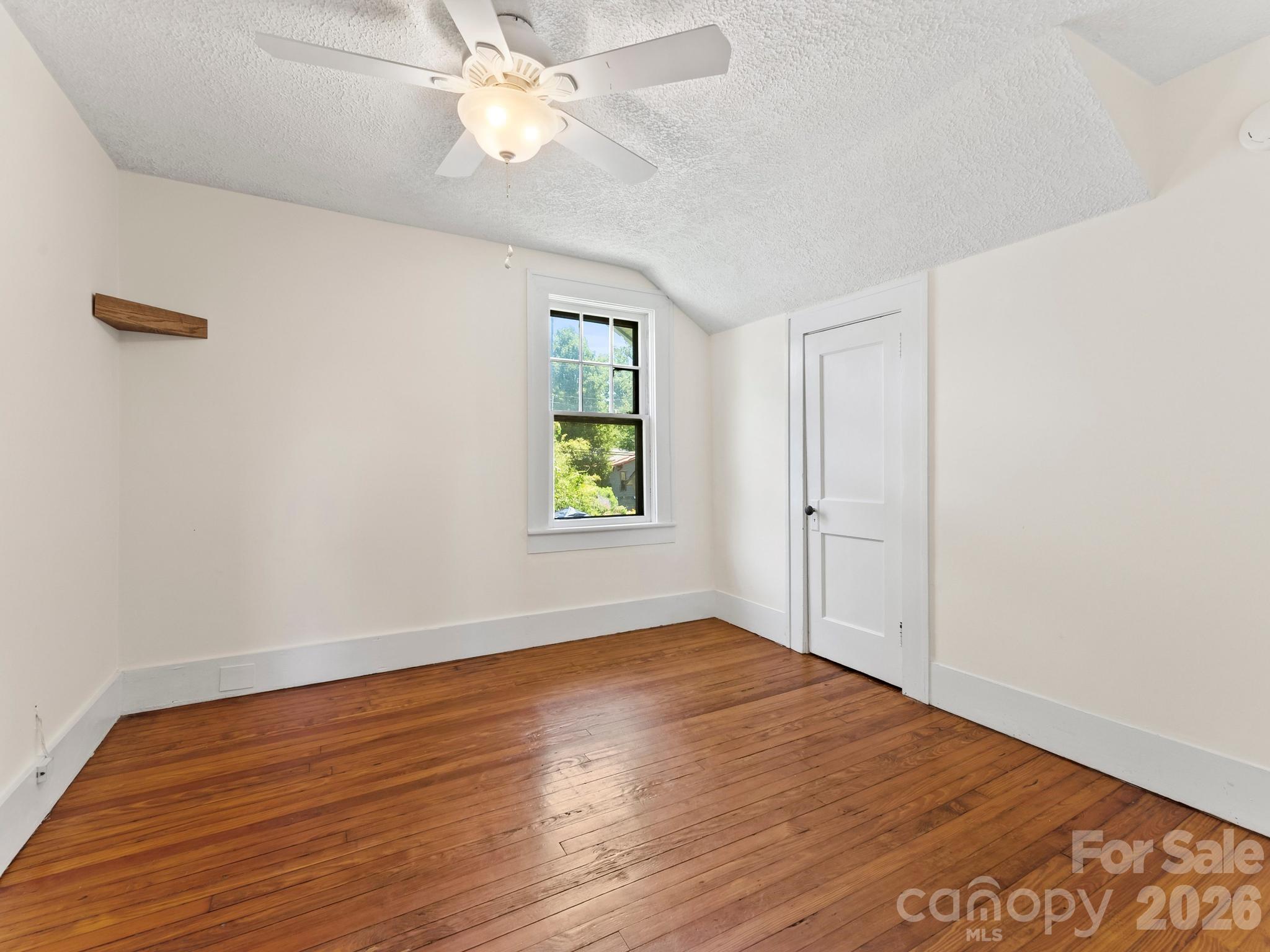 102 Courtland Avenue — Asheville