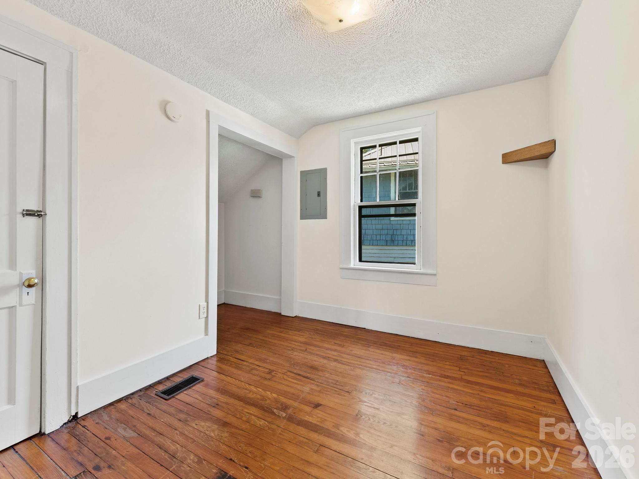 102 Courtland Avenue — Asheville