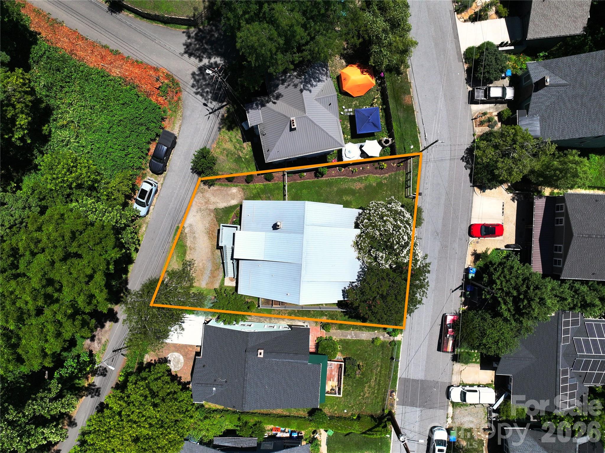 102 Courtland Avenue — Asheville