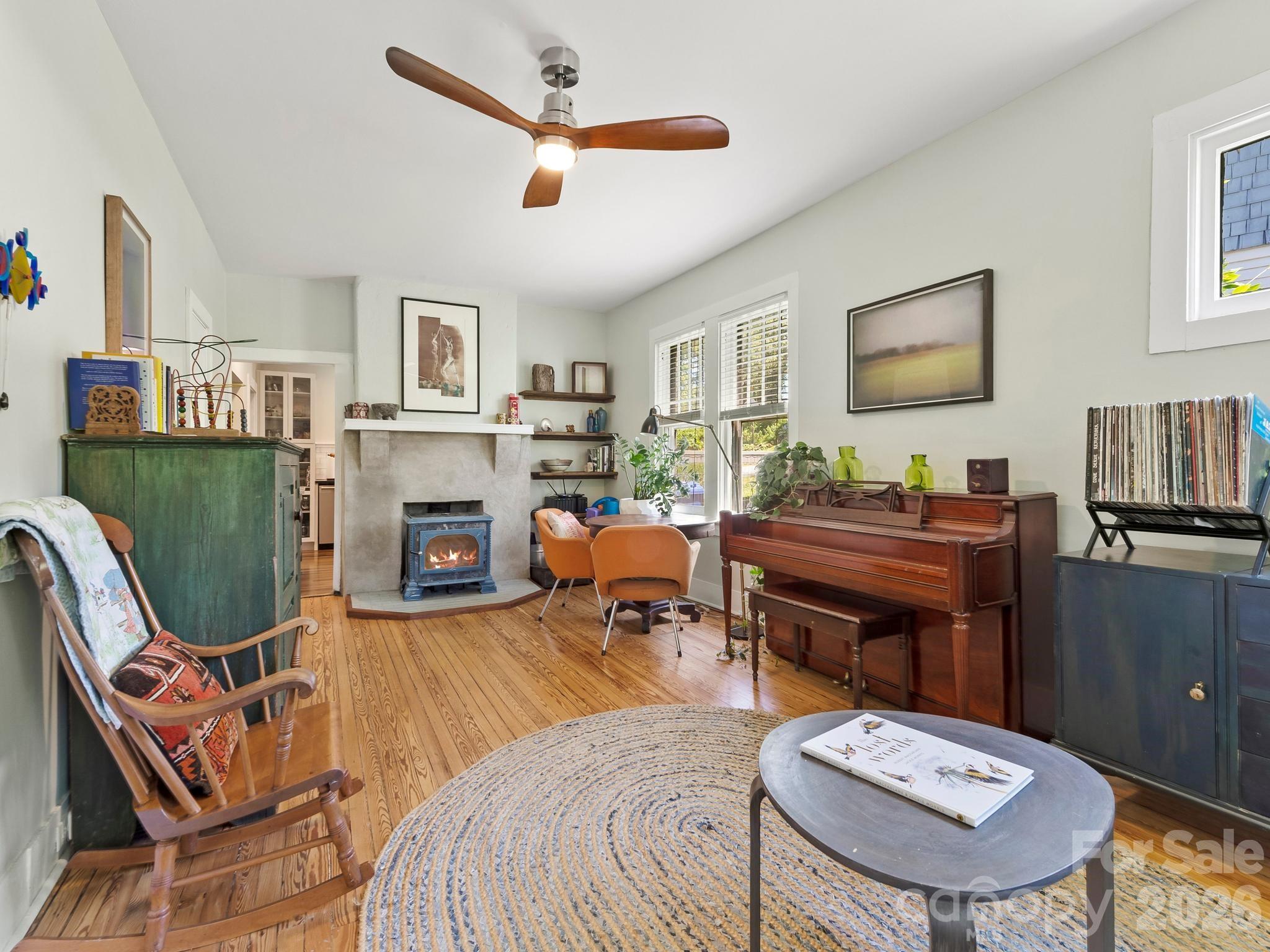 102 Courtland Avenue — Asheville