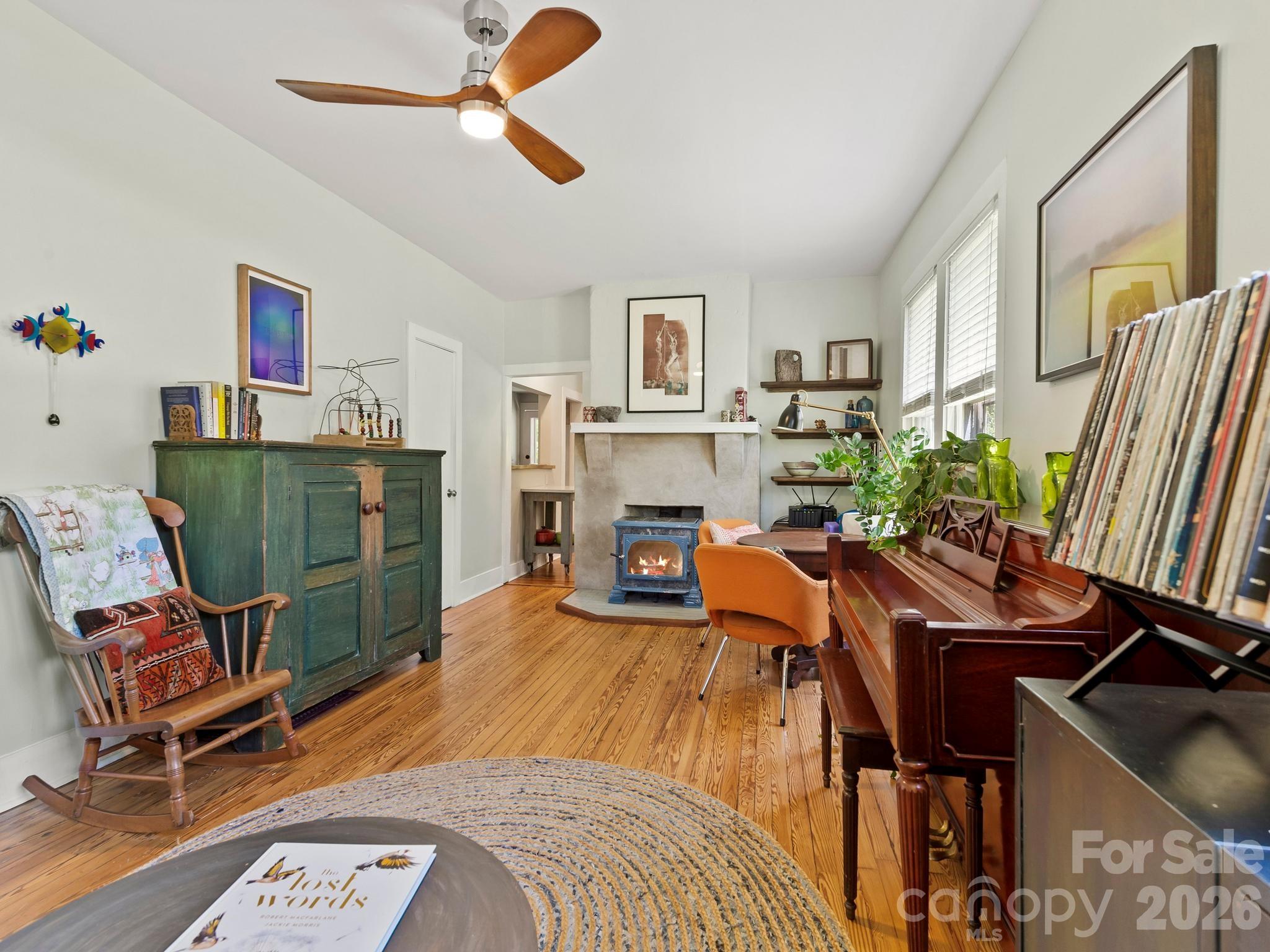 102 Courtland Avenue — Asheville