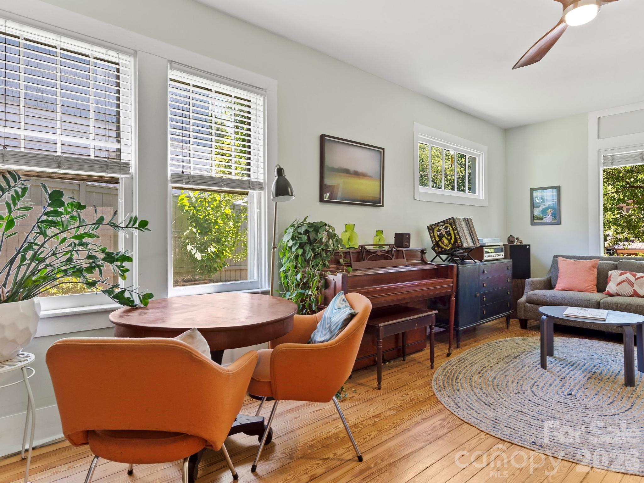 102 Courtland Avenue — Asheville