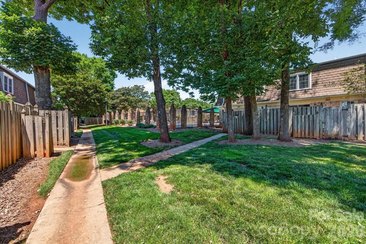 2229 Rexford Road #C — Charlotte