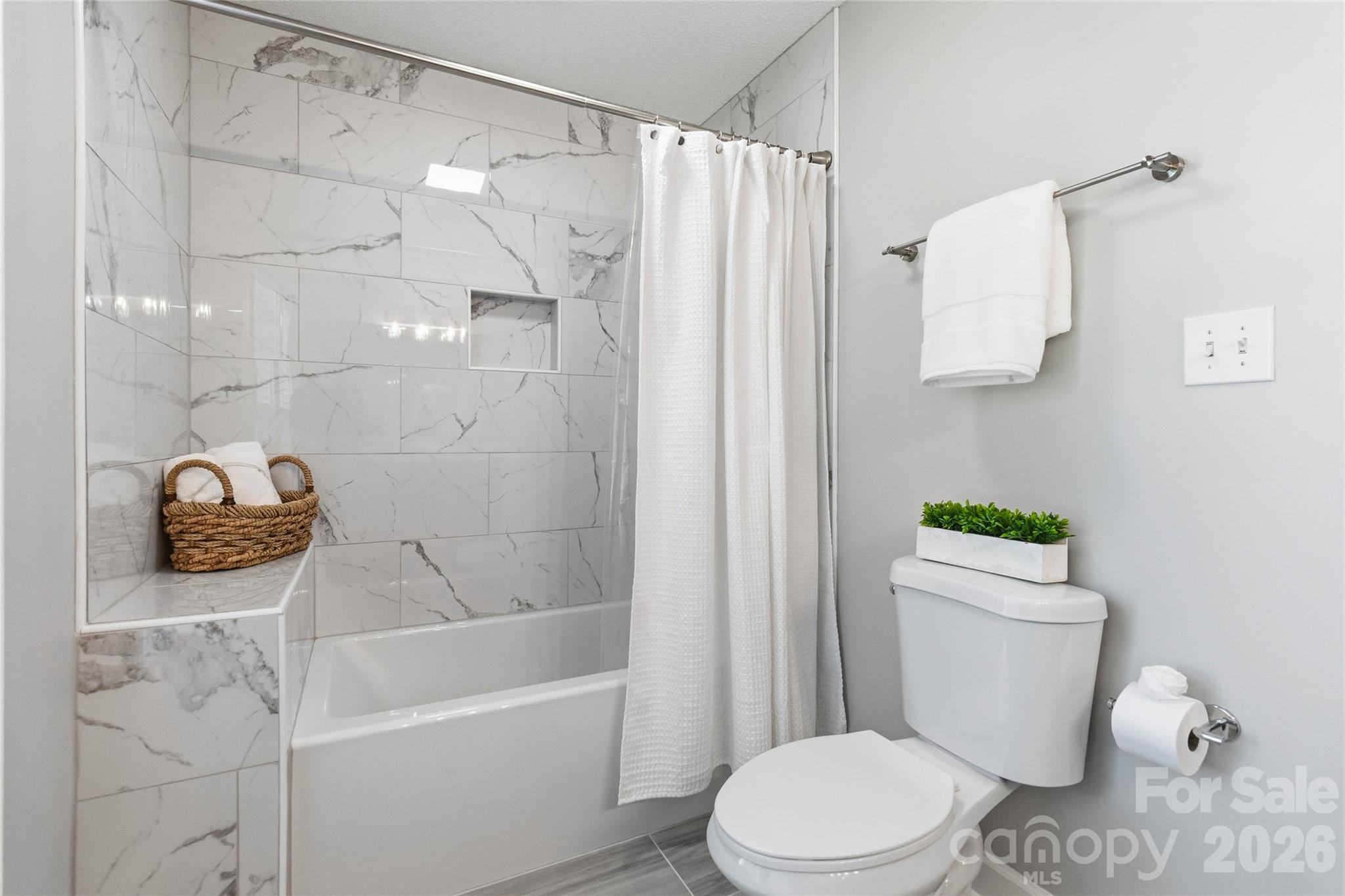 717 Peregrine Court — Gastonia