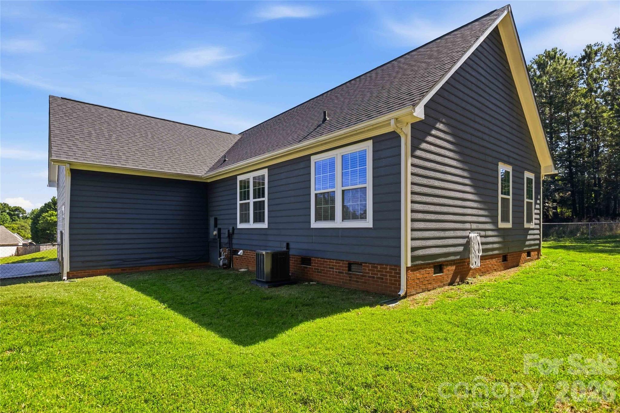 717 Peregrine Court — Gastonia