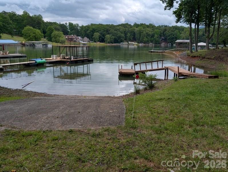 197 Dogwood Drive — Hayesville