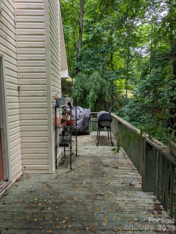 197 Dogwood Drive — Hayesville