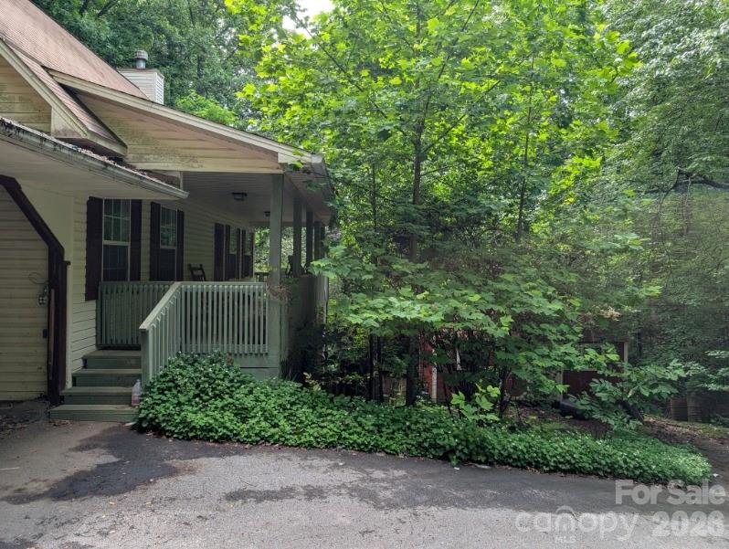 197 Dogwood Drive — Hayesville