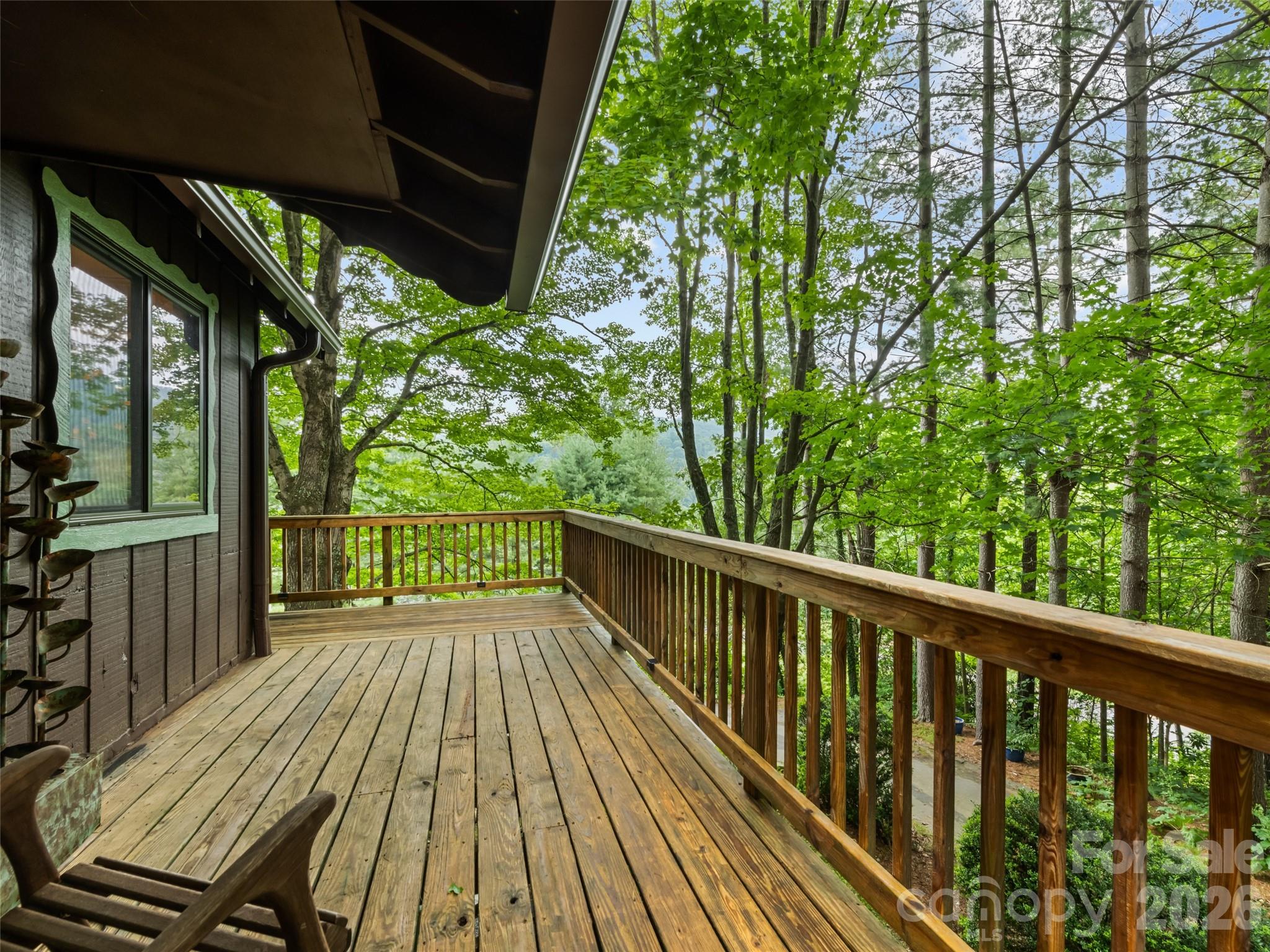 33 Wenlock Way — Waynesville