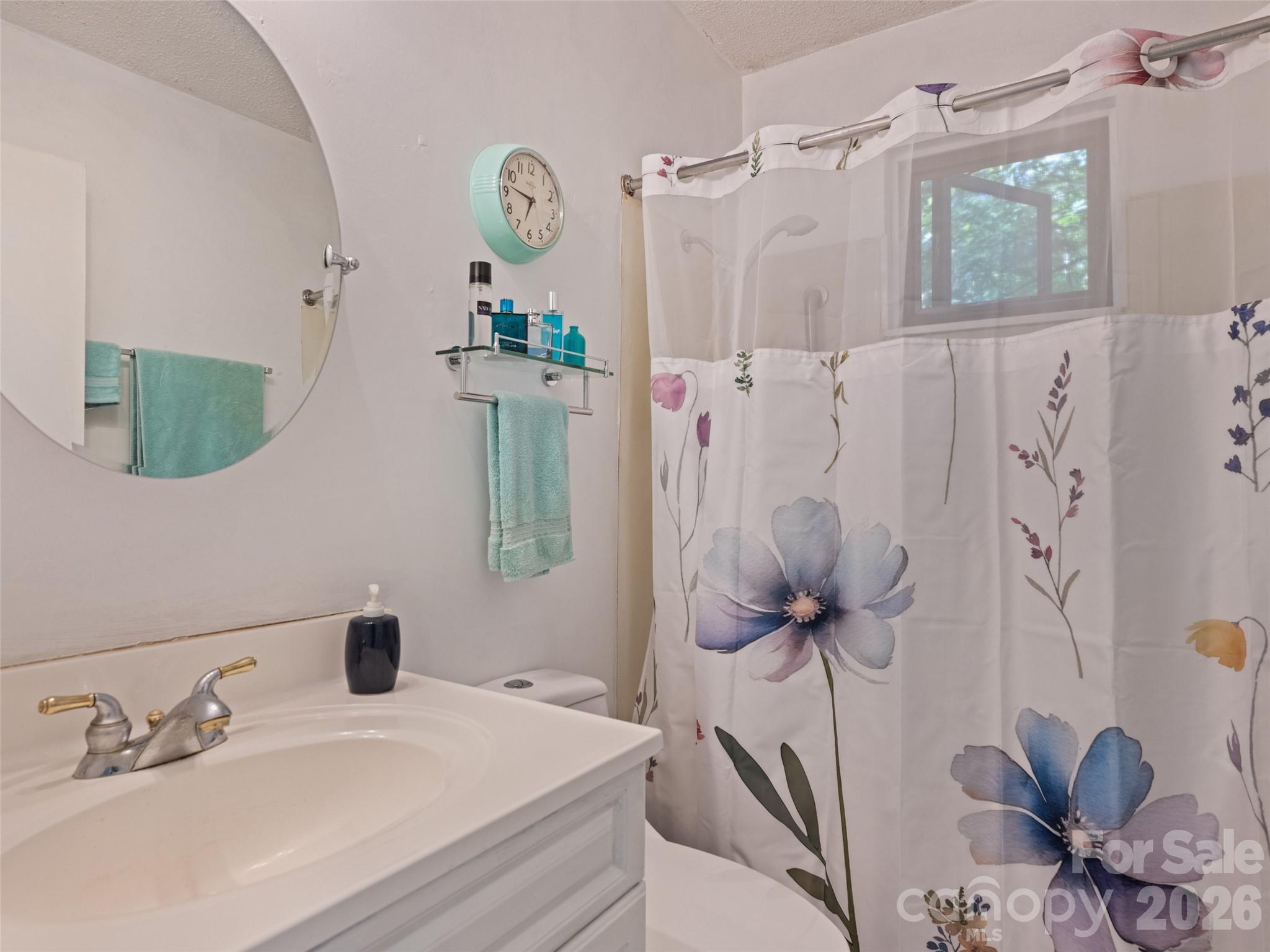 33 Wenlock Way — Waynesville