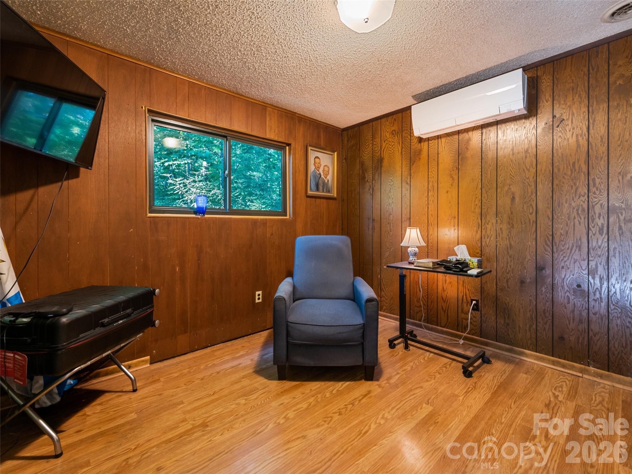 33 Wenlock Way — Waynesville