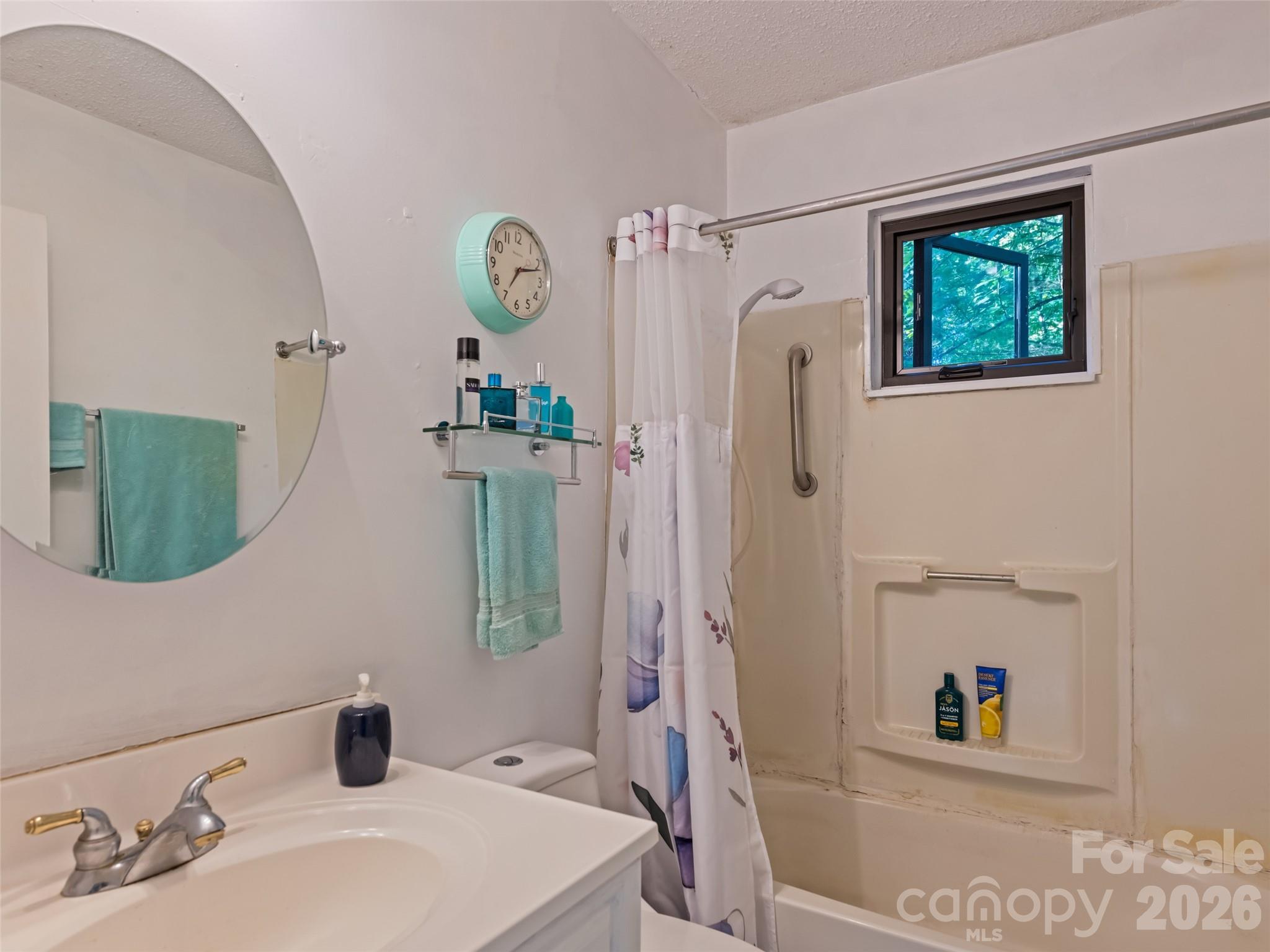 33 Wenlock Way — Waynesville