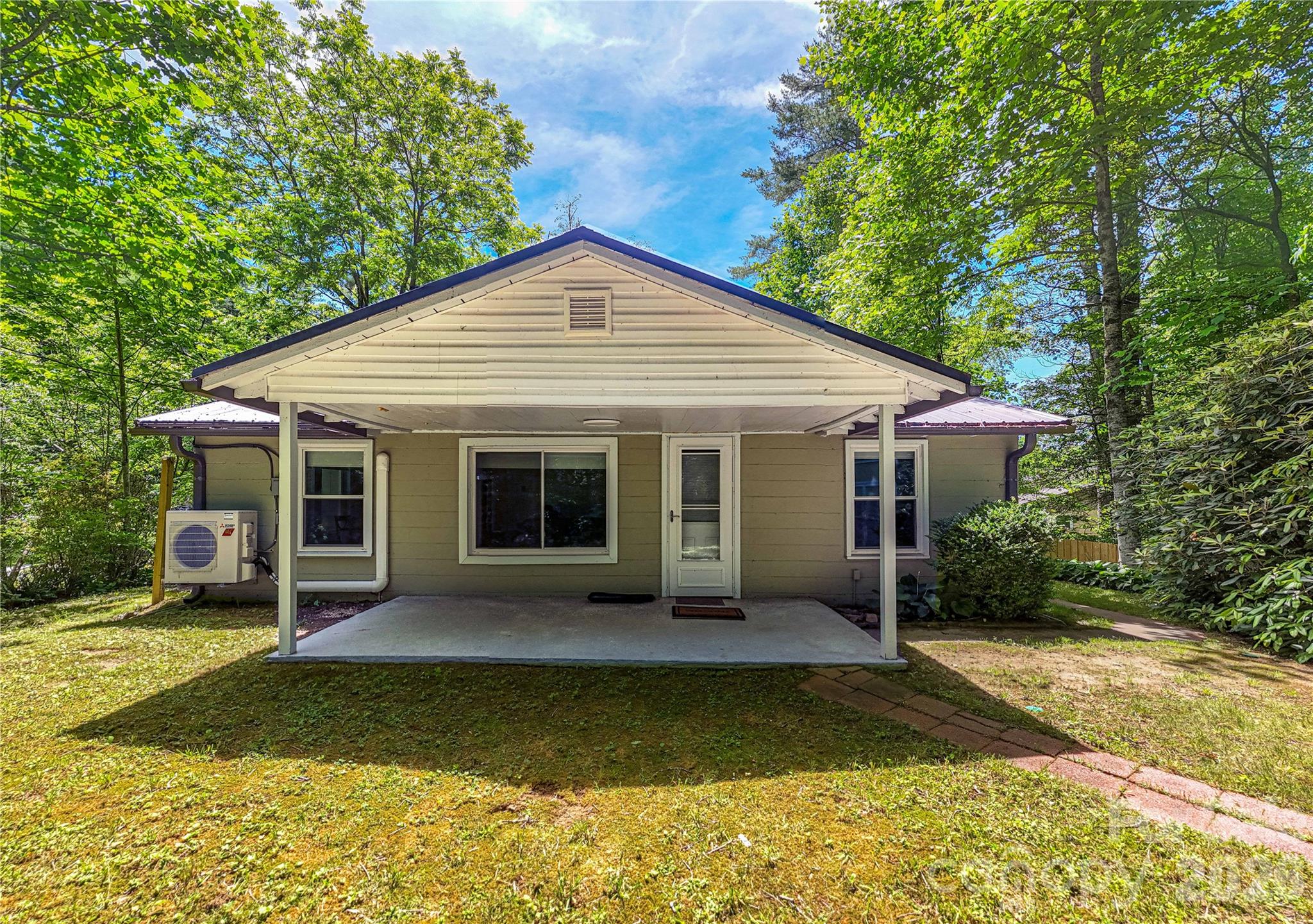 2603 Kim Miller Road — Lake Toxaway